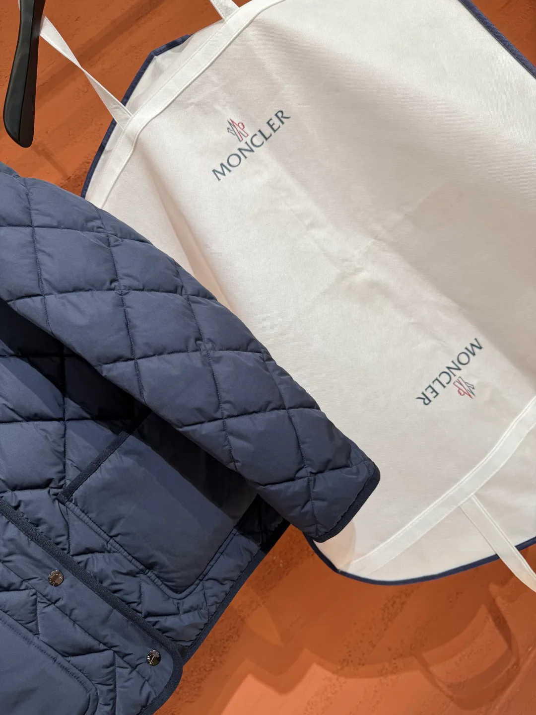 Women's Jackets And Down Jackets MONCLER 18387743