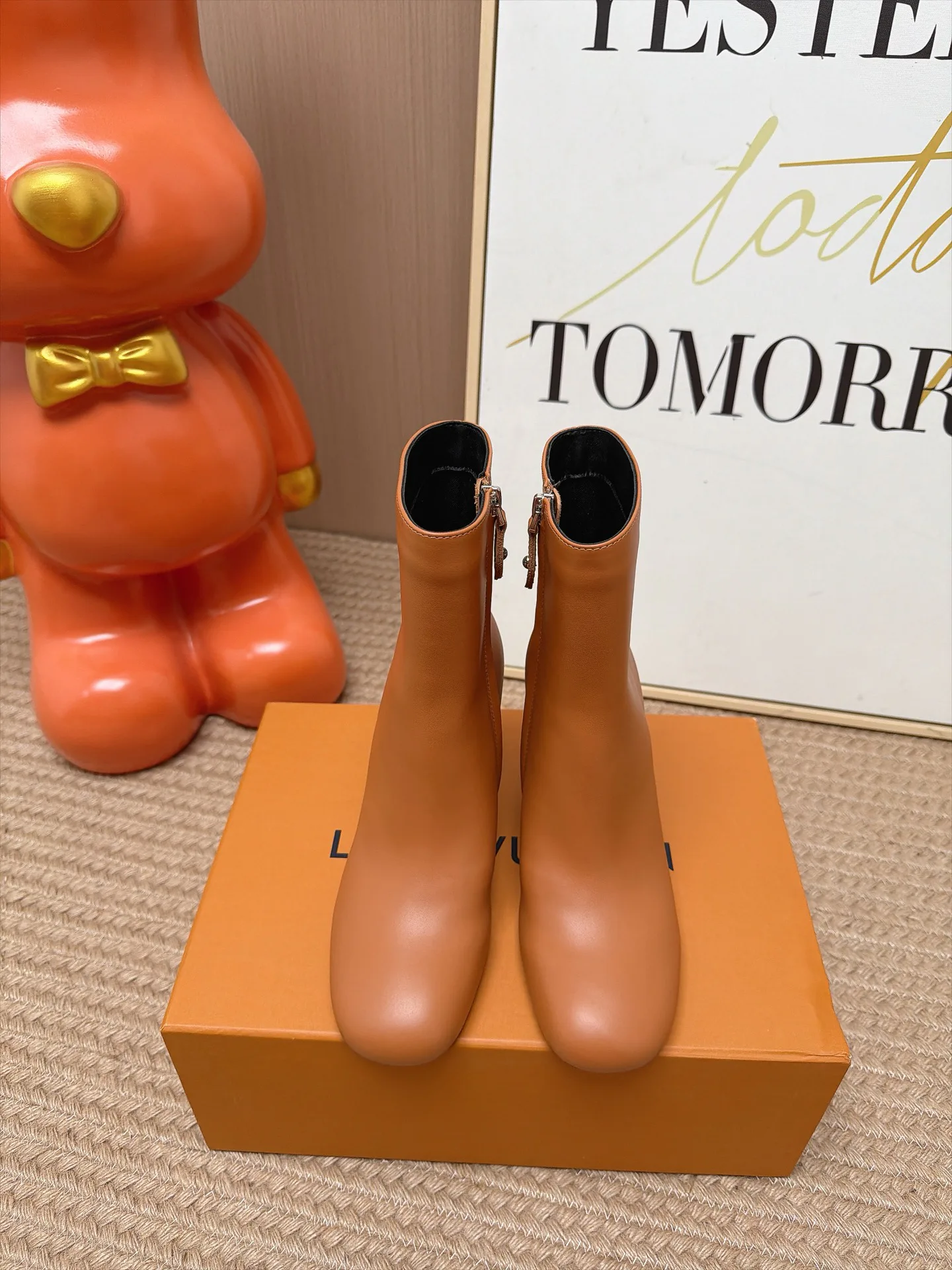 Women's Booties LOUIS VUITTON 18239713