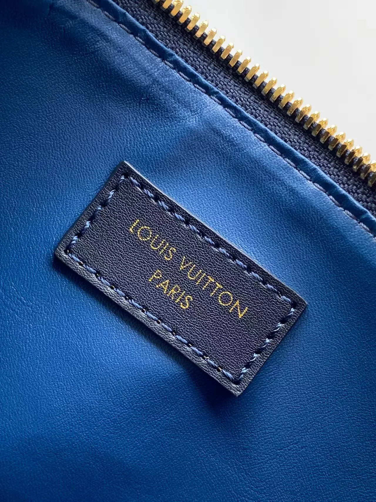 Women's Shoulder Bags LOUIS VUITTON 17948738