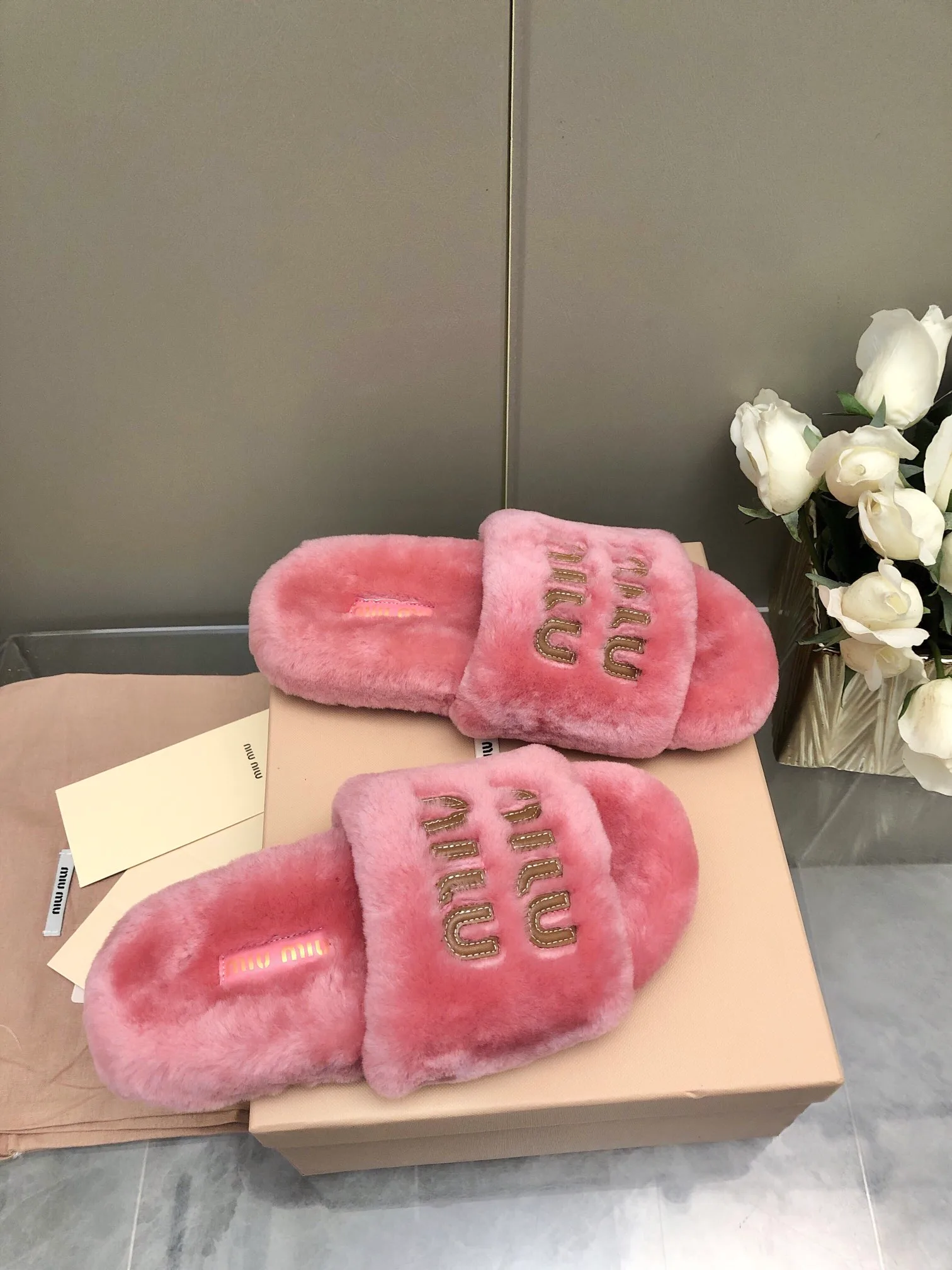 Women's Slippers MIU MIU 18005826
