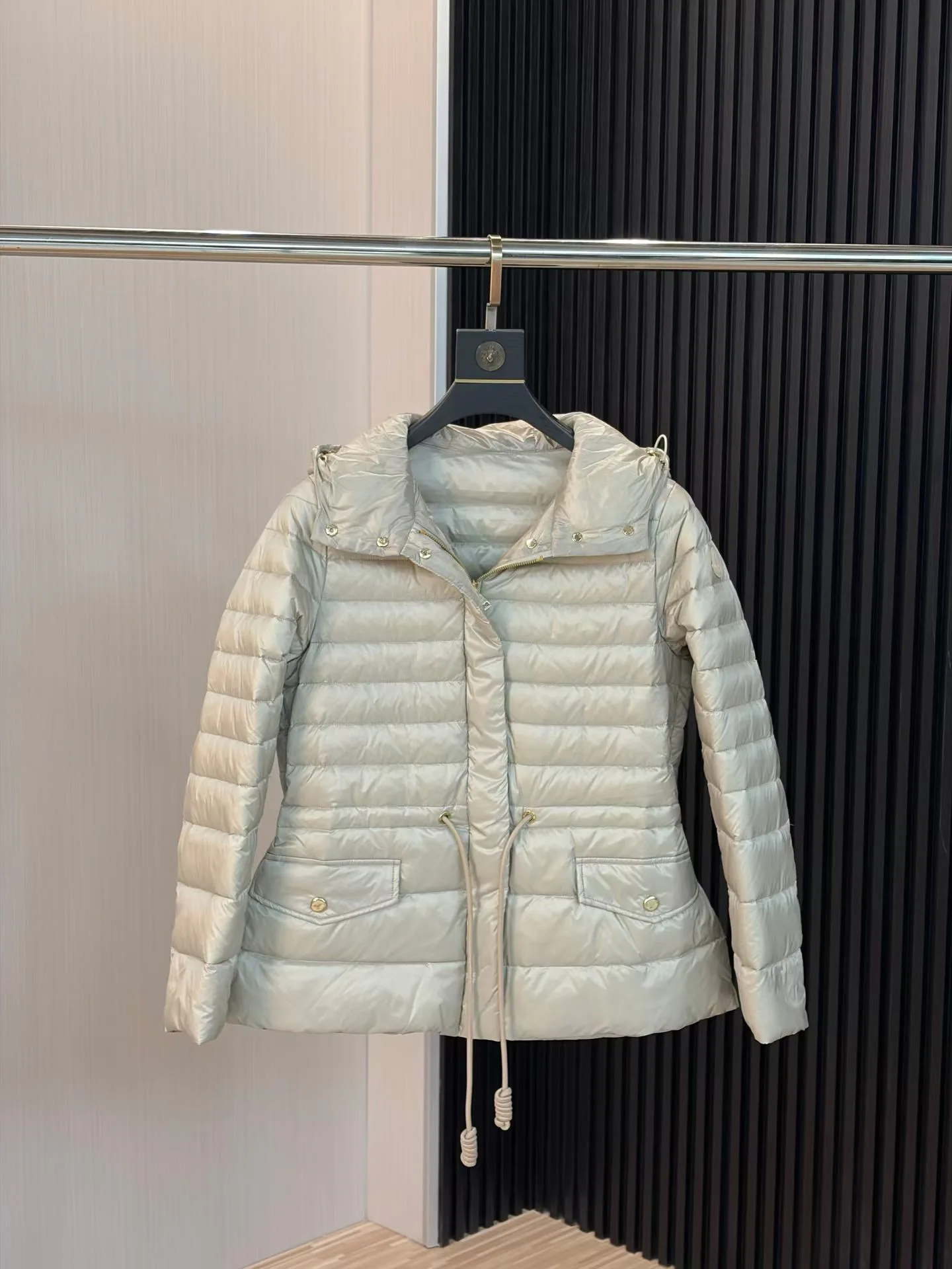 Women's Jackets And Down Jackets MONCLER 17897336