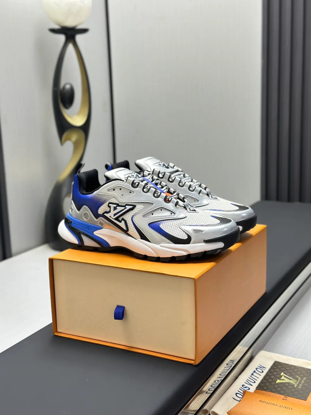 Women's Sneakers LOUIS VUITTON 18211988