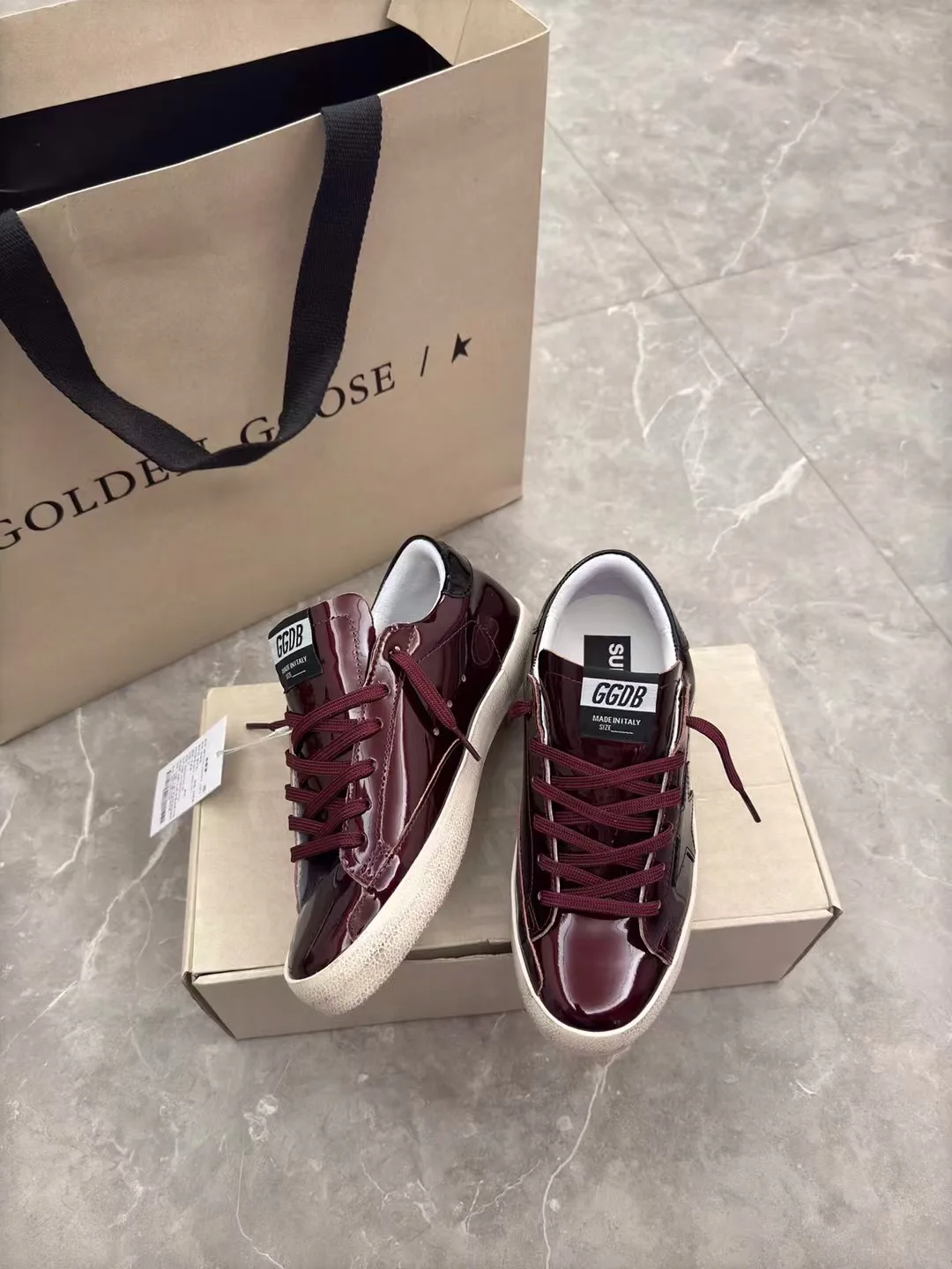 Women's Sneakers GOLDEN GOOSE 18265590
