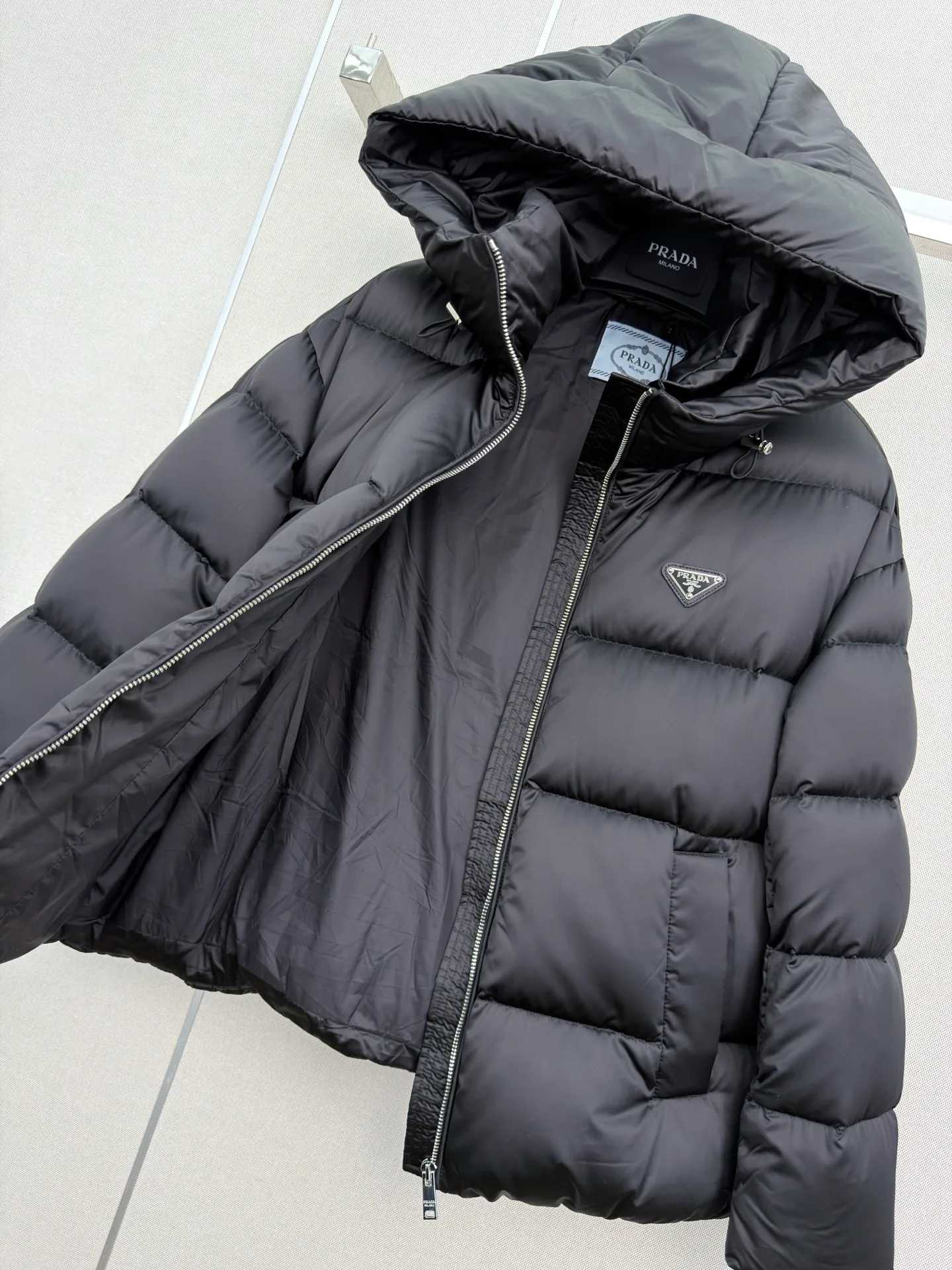 Куртки И Пуховики Женские Prada 18600988