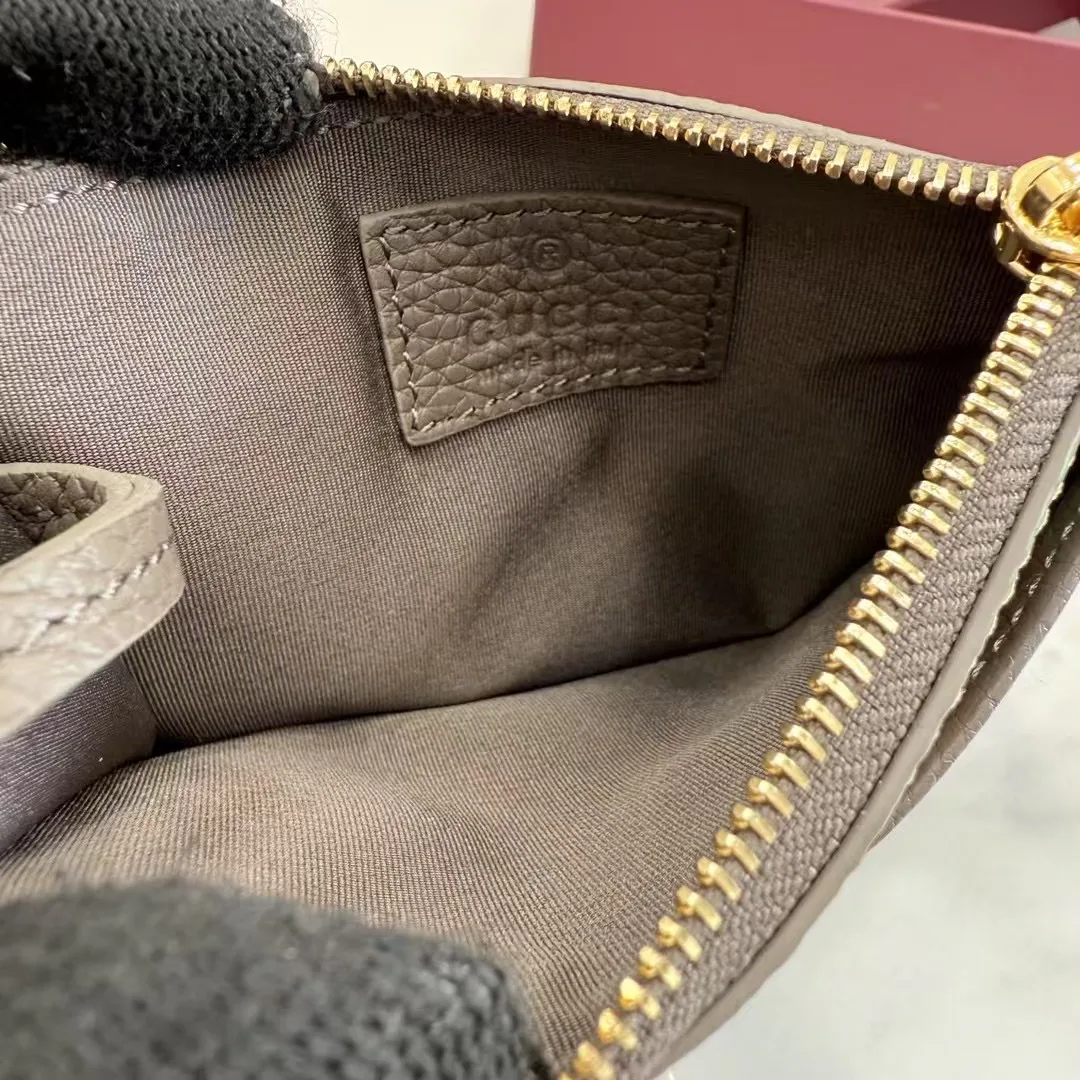Women's Clutches GUCCI 17882883