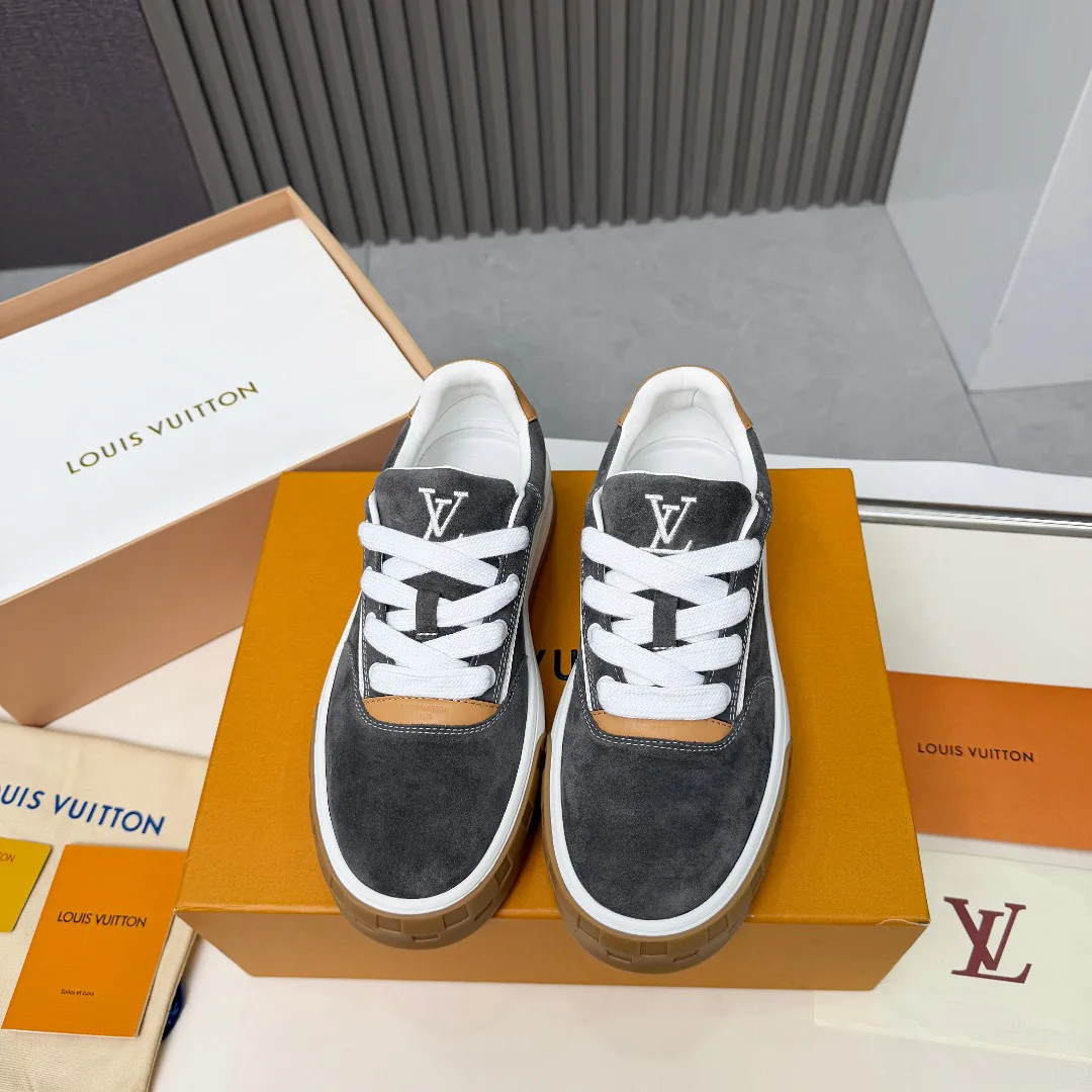 Men's Sneakers LOUIS VUITTON 18265134
