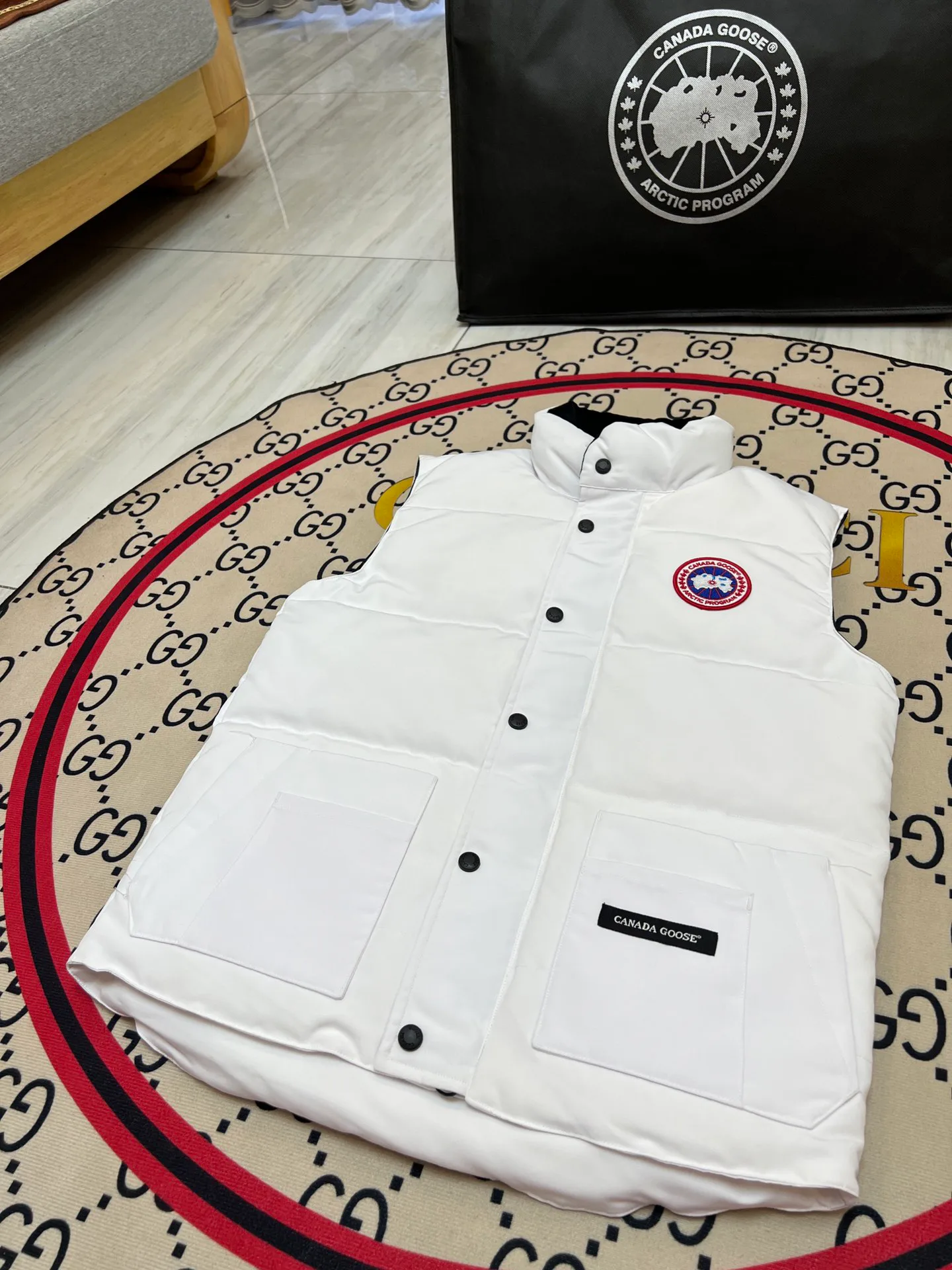 Women's Vests CANADA GOOSE 17902581