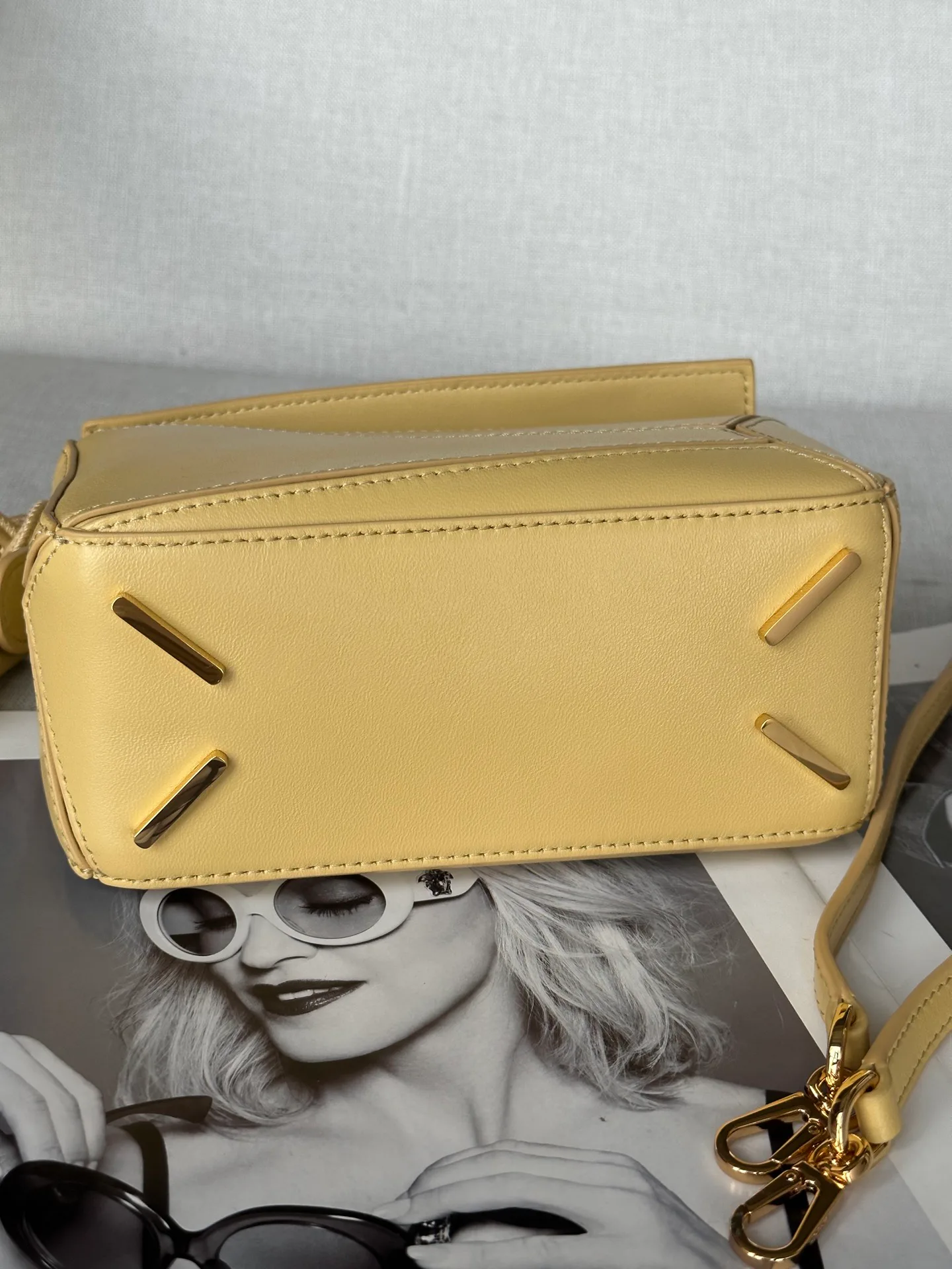 Women's Classic Handbags LOEWE 16839130