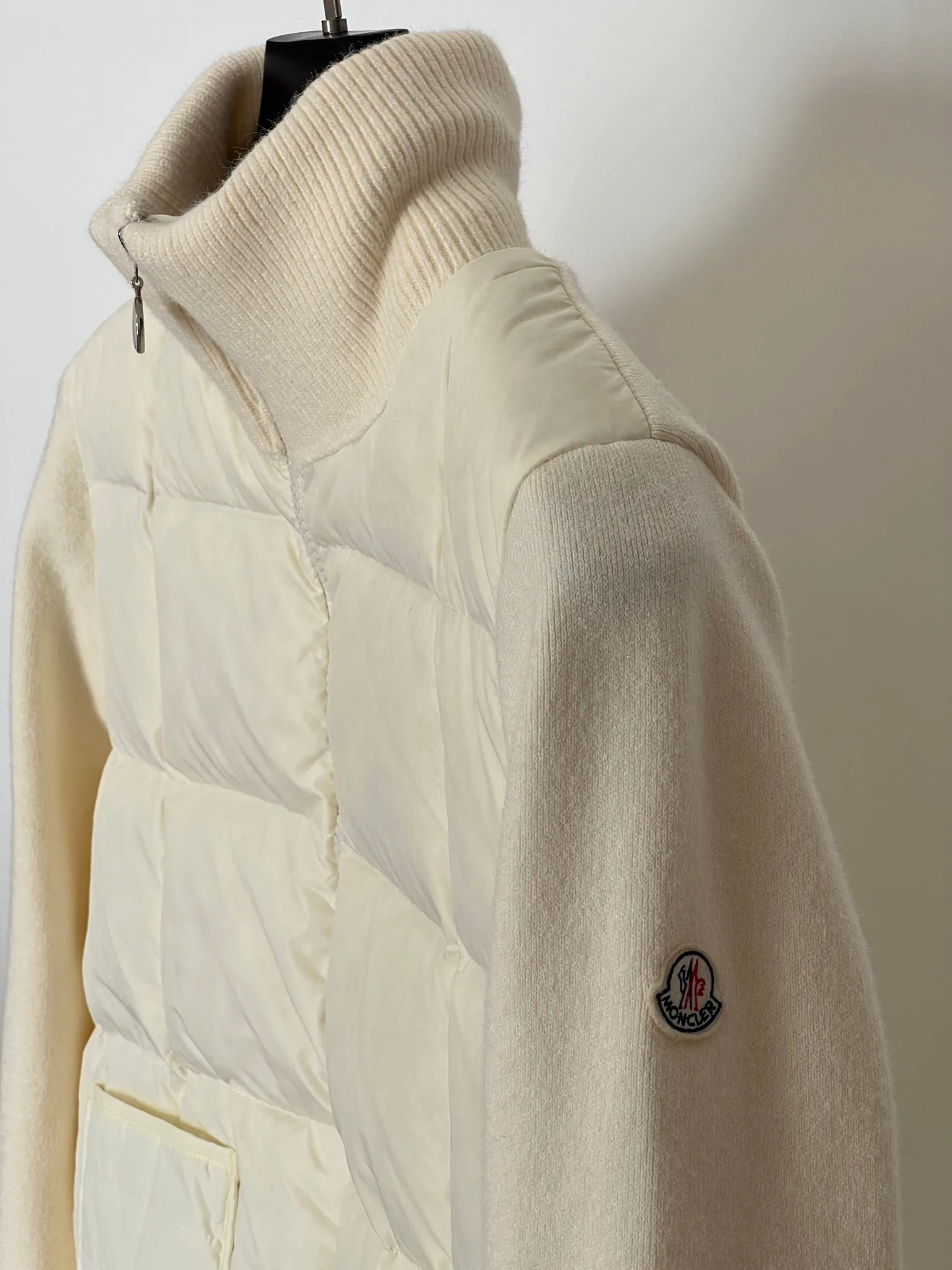 Women's Jackets And Down Jackets MONCLER 18416122