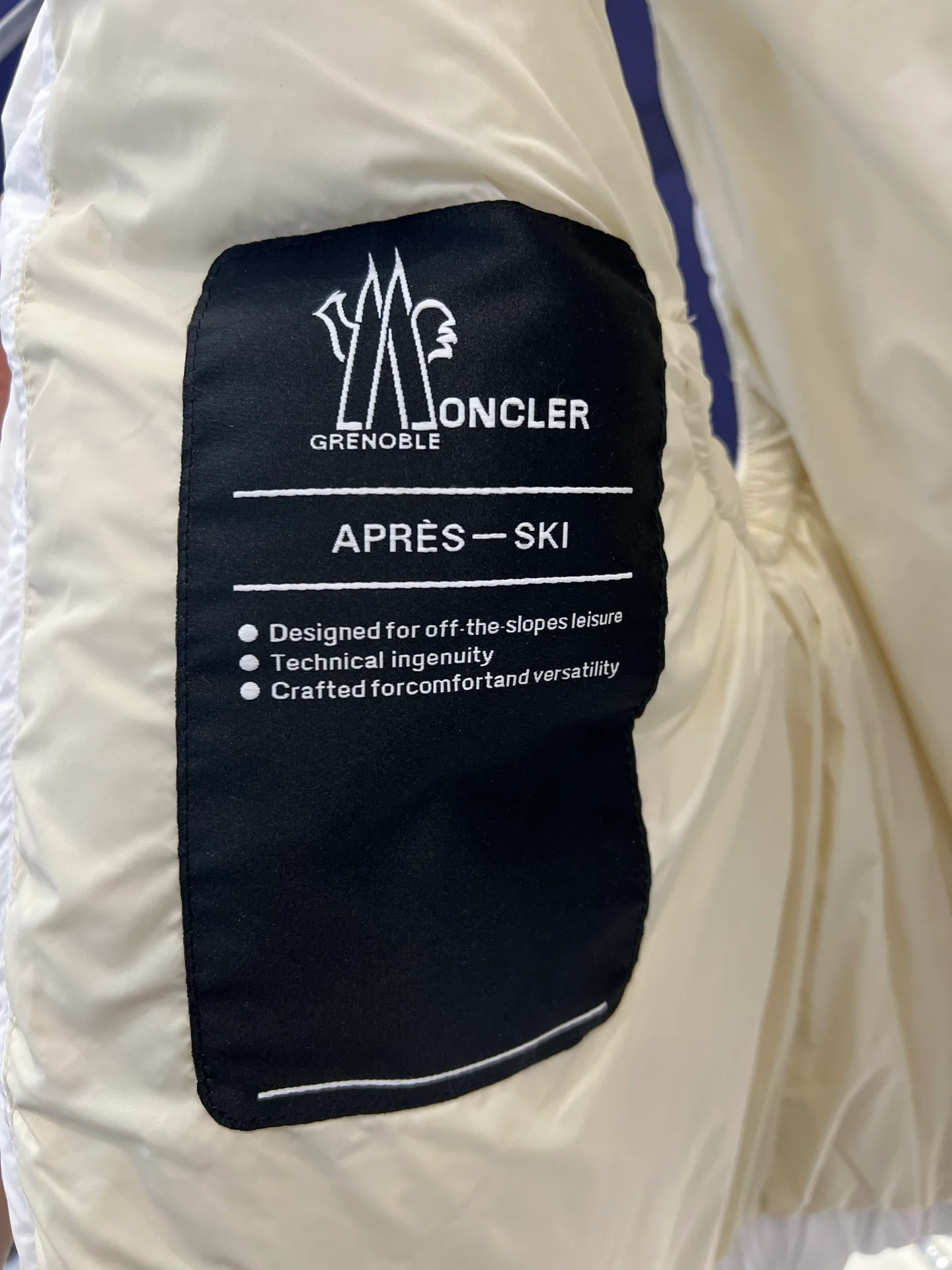 Women's Vests MONCLER 18346159