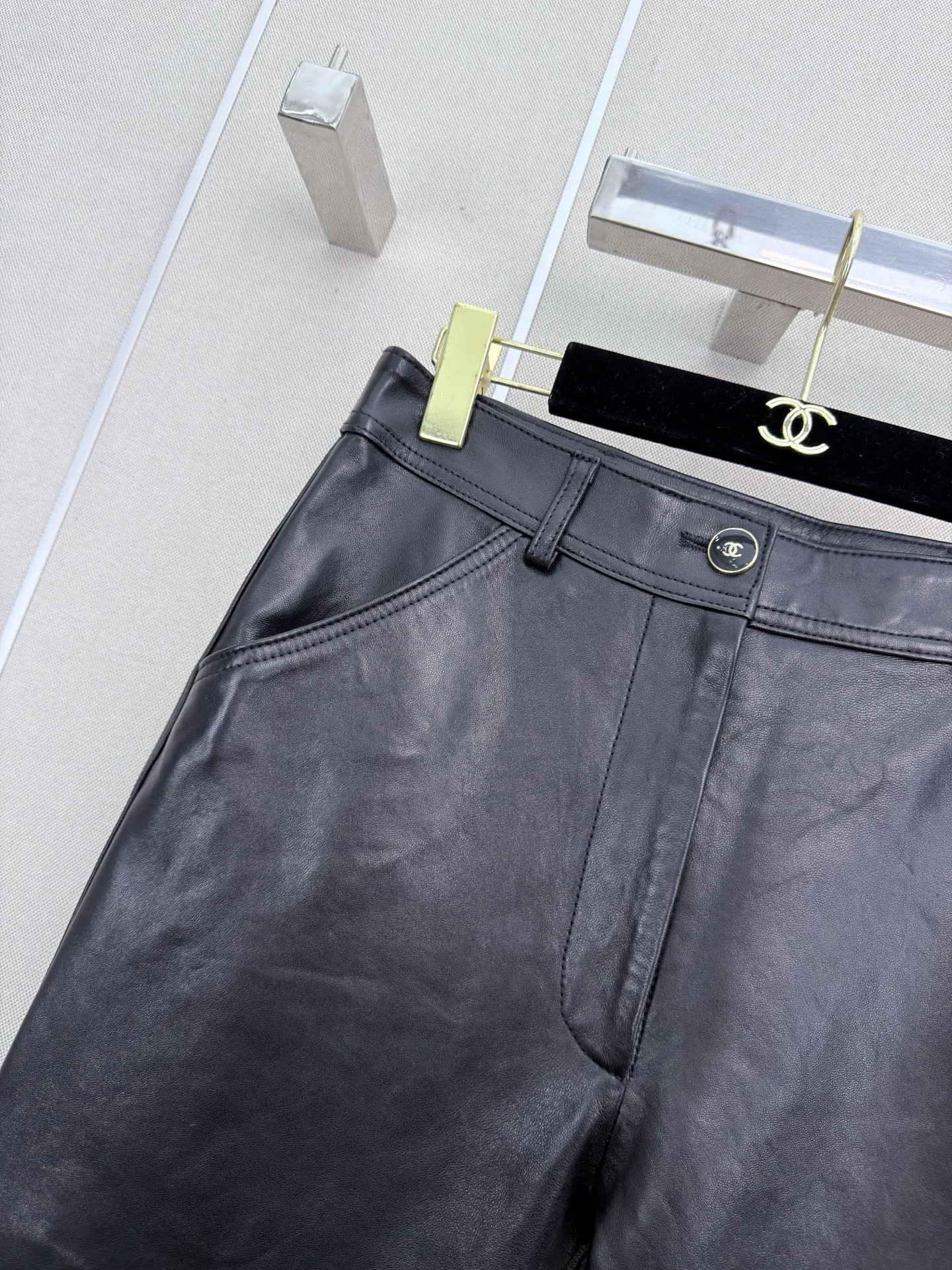 Women's Trousers CHANEL 18023484