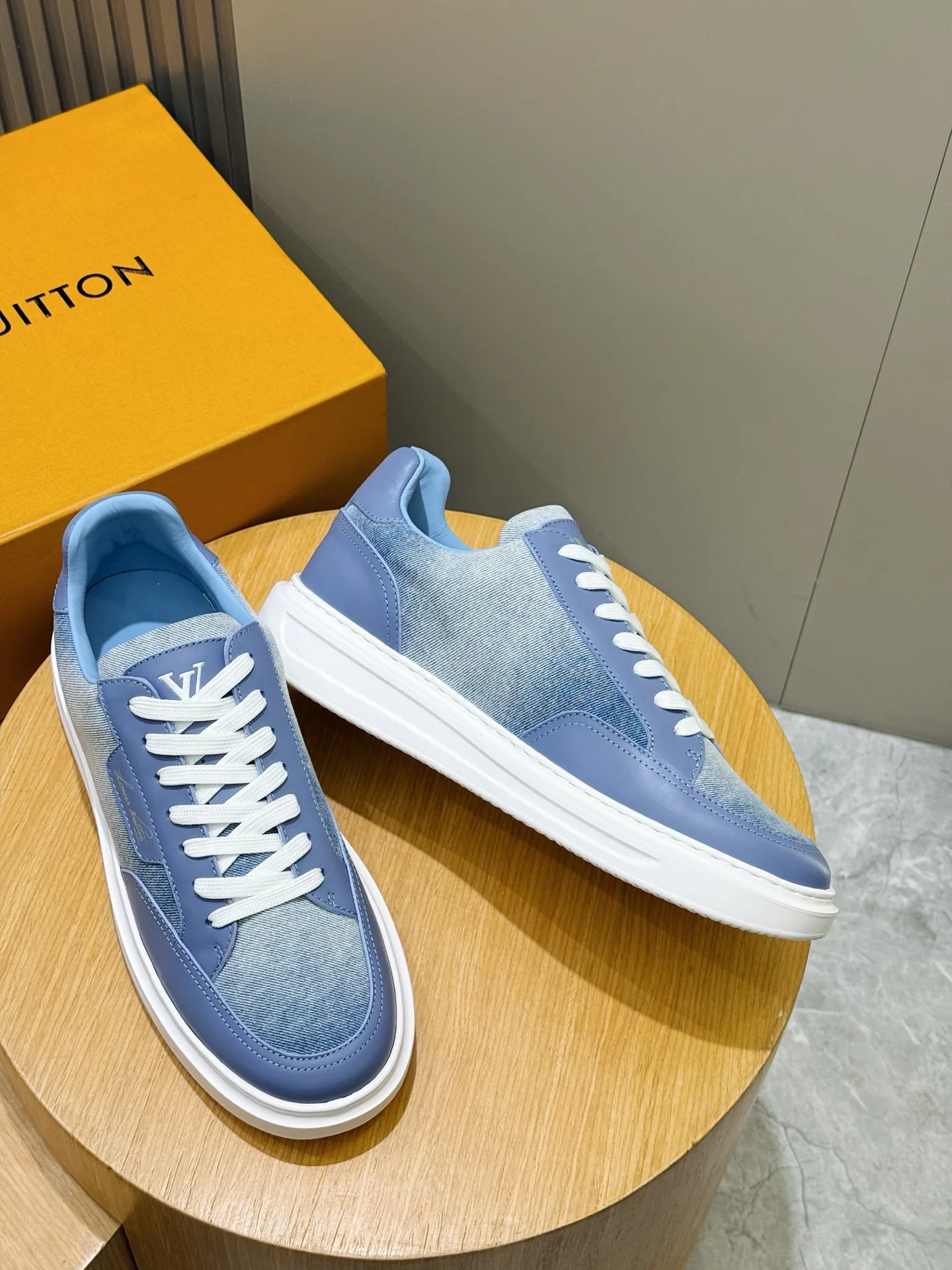 Men's Sneakers LOUIS VUITTON 19548873