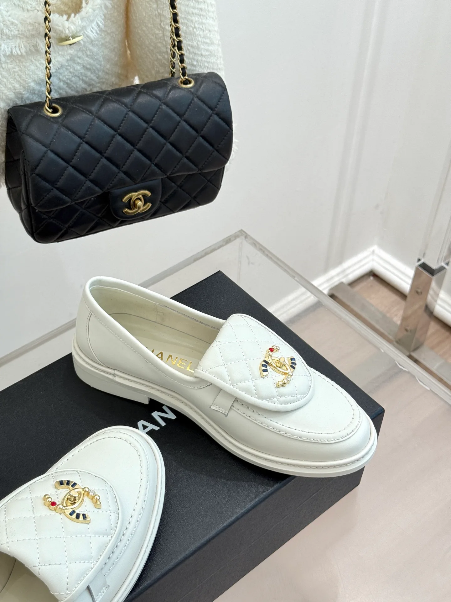 Women's Loafers And Moccasins CHANEL 17336062