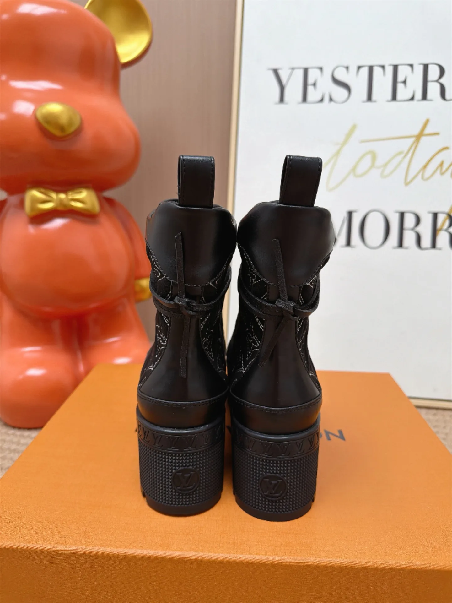 Women's Ankle Boots LOUIS VUITTON 18239720