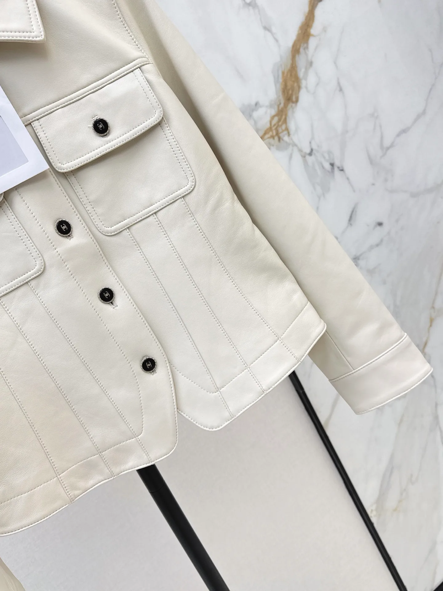 Women's Leather Jackets And Sheepskin Coats CHANEL 18173022