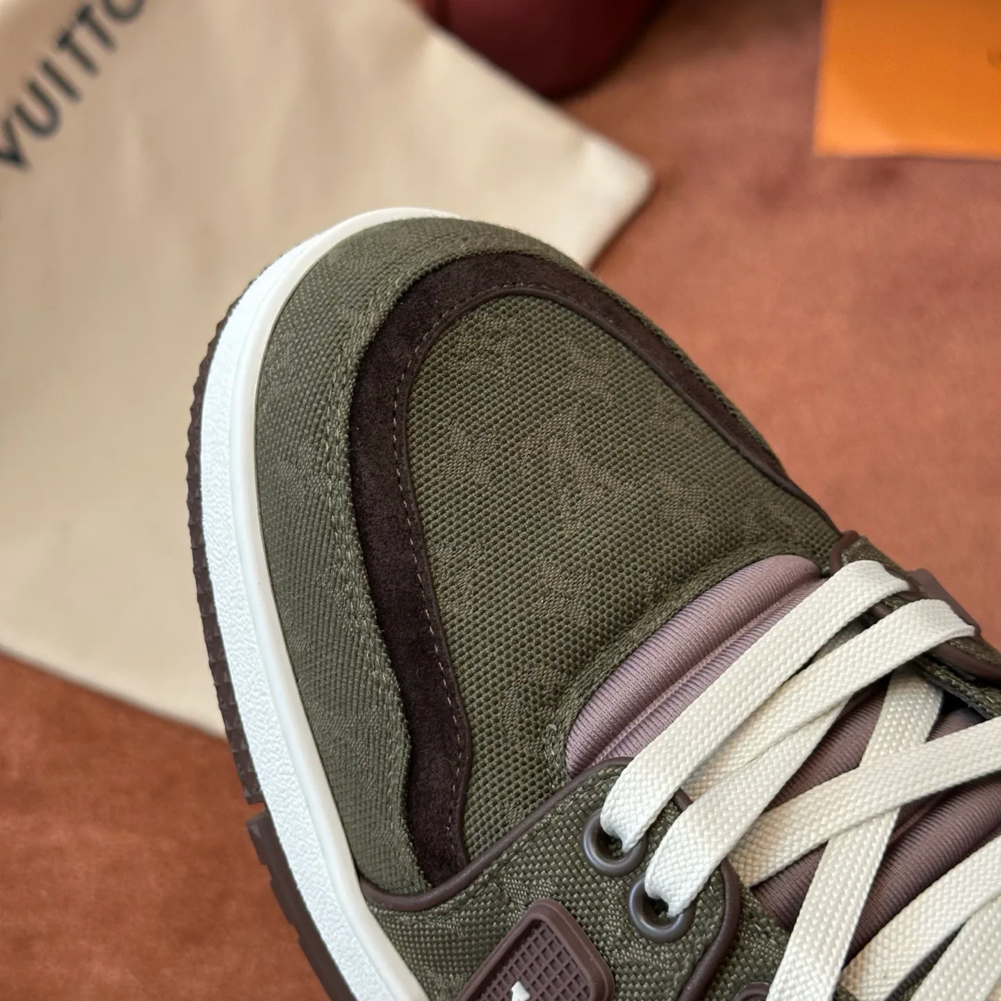 Кроссовки Мужские Louis Vuitton 18583697