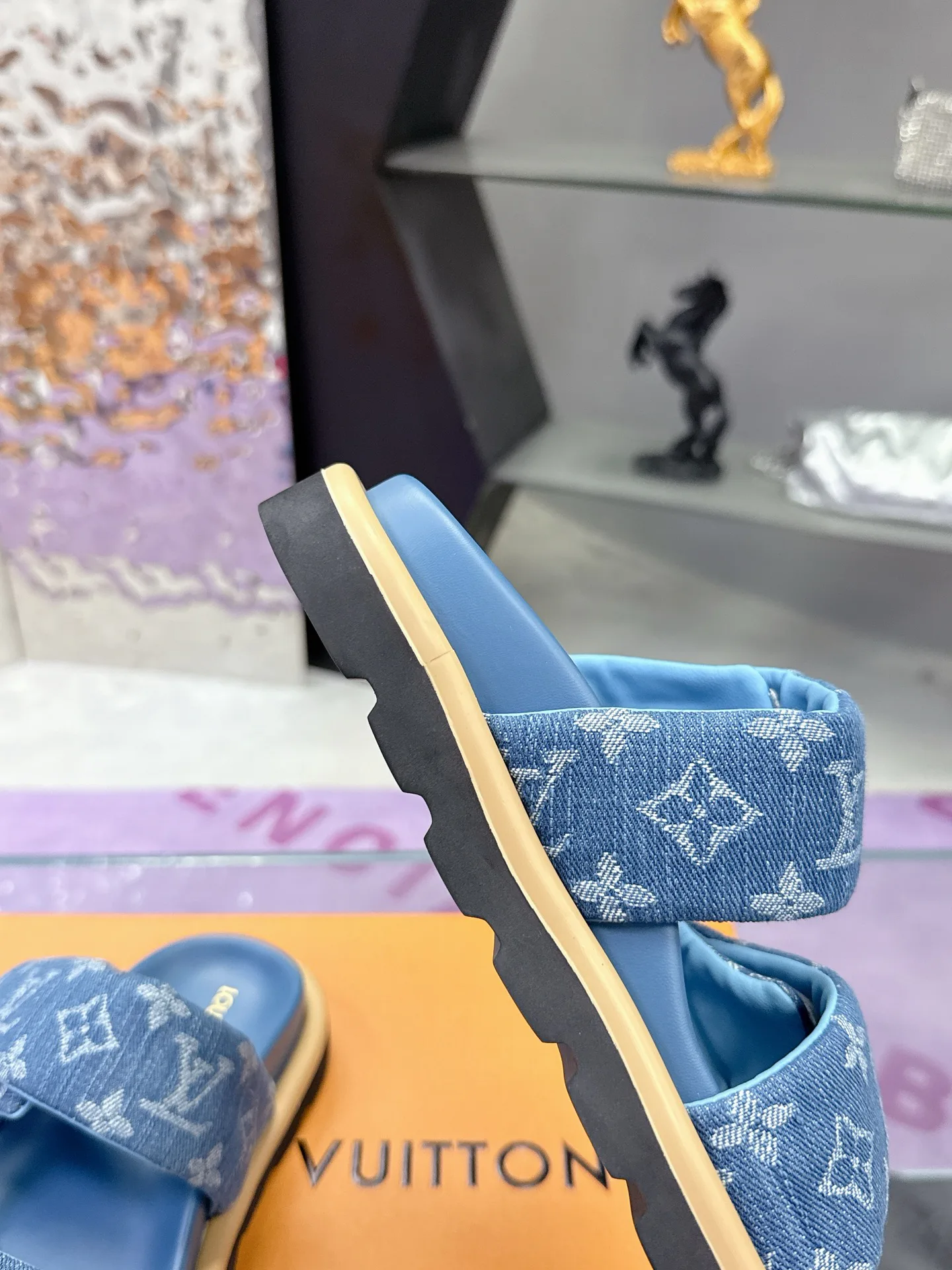 Women's Flip-Flops LOUIS VUITTON 17530457