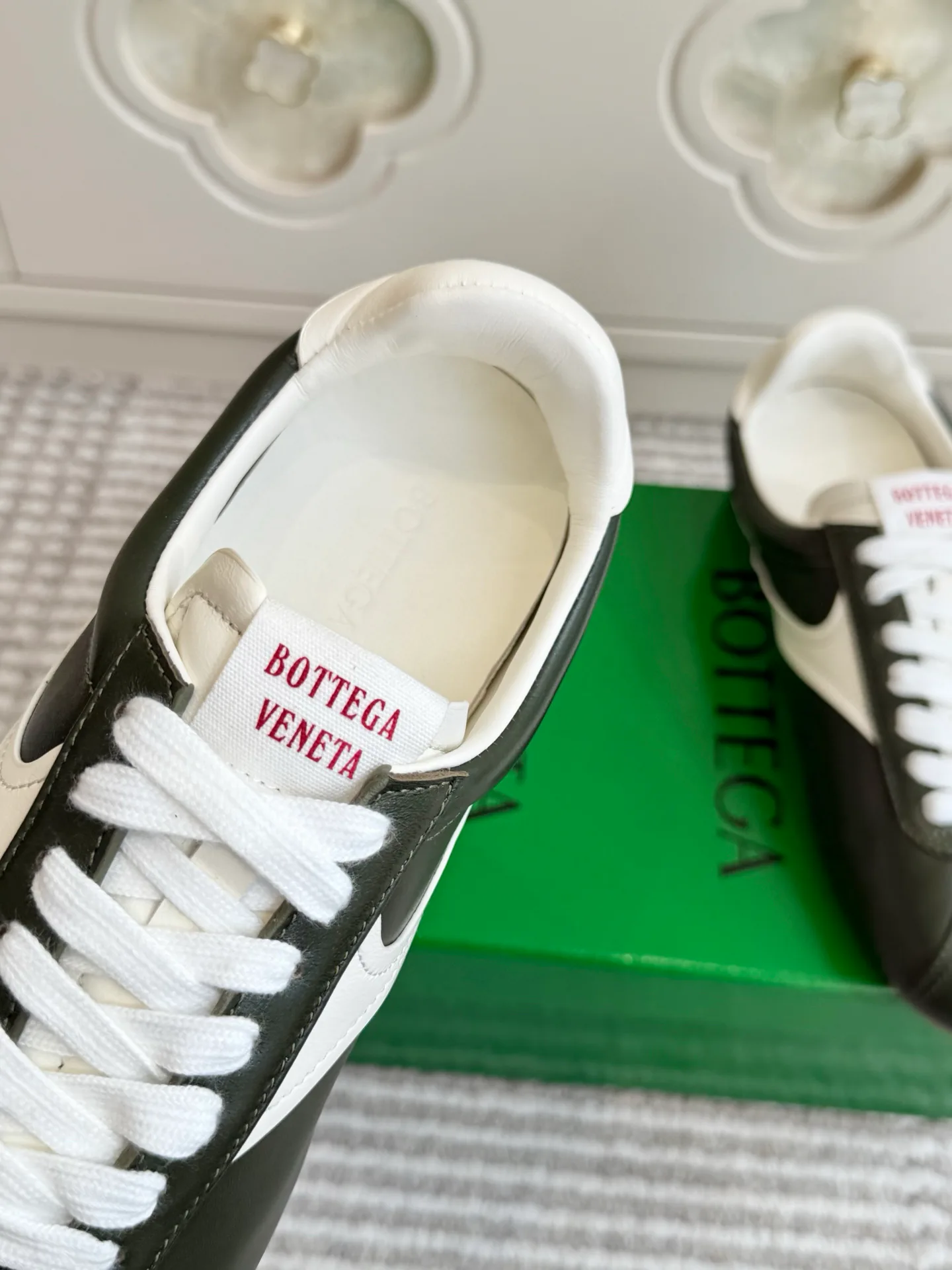 Women's Sneakers BOTTEGA VENETA 18092143
