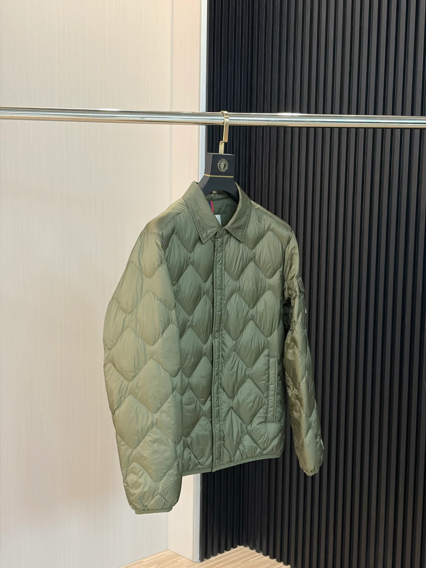 Men's Jackets And Down Jackets MONCLER 17868392