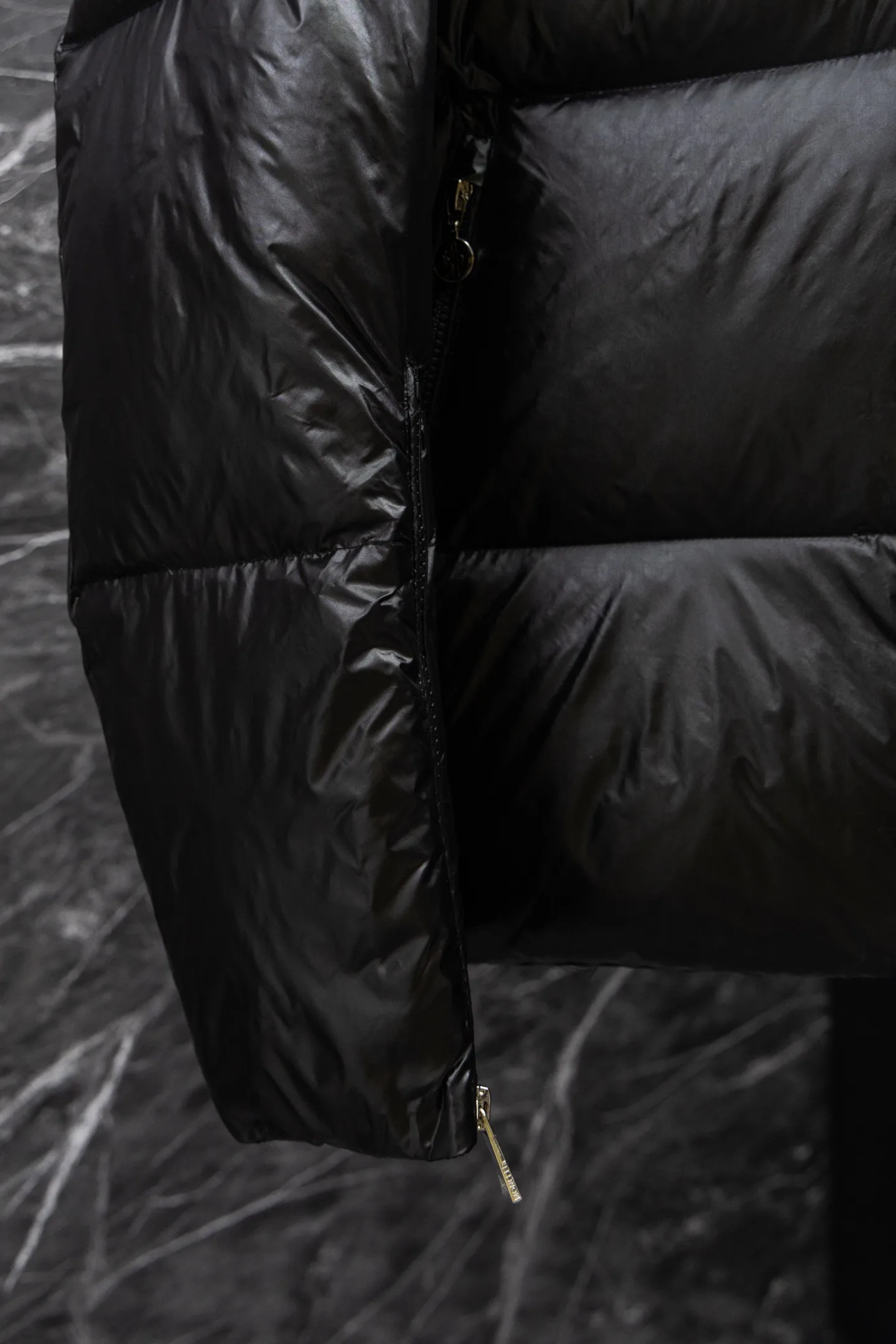 Women's Jackets And Down Jackets MONCLER 18507206