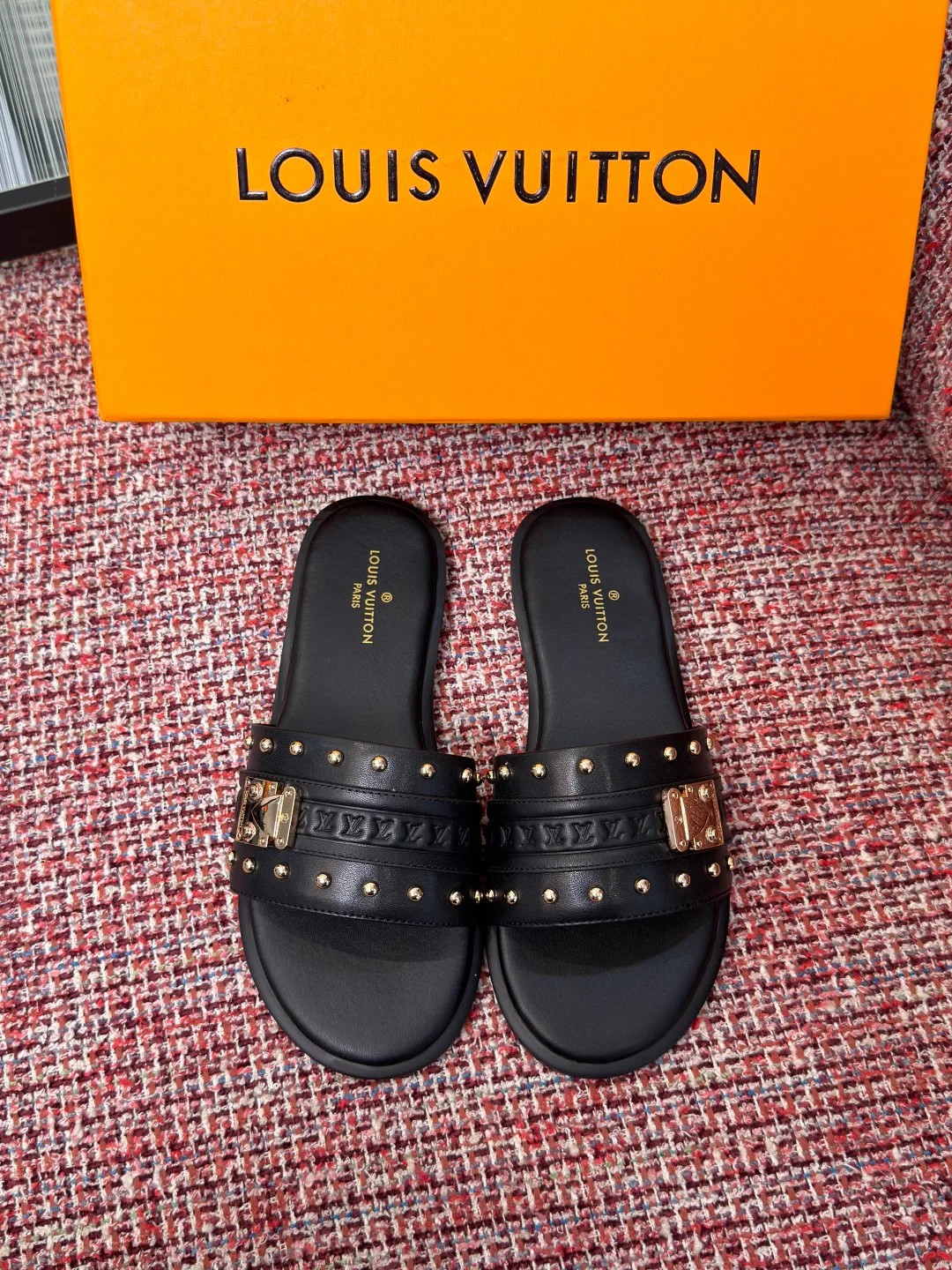 Women's Flip-Flops LOUIS VUITTON 16983525