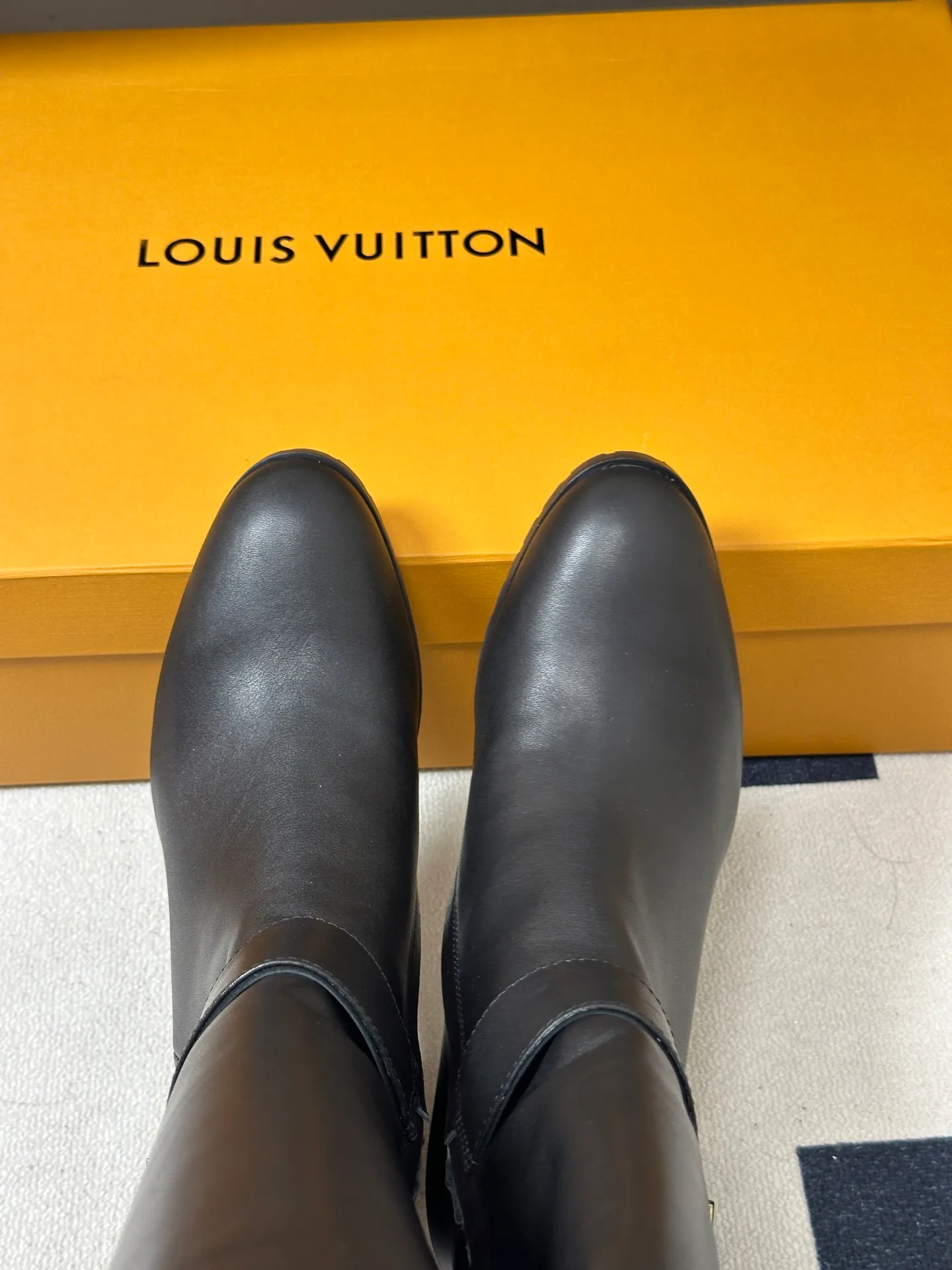 Women's Boots LOUIS VUITTON 18388111