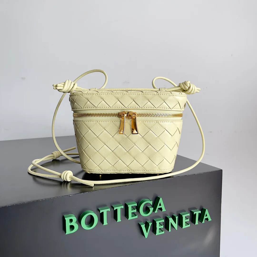 Women's Classic Handbags BOTTEGA VENETA 17825283