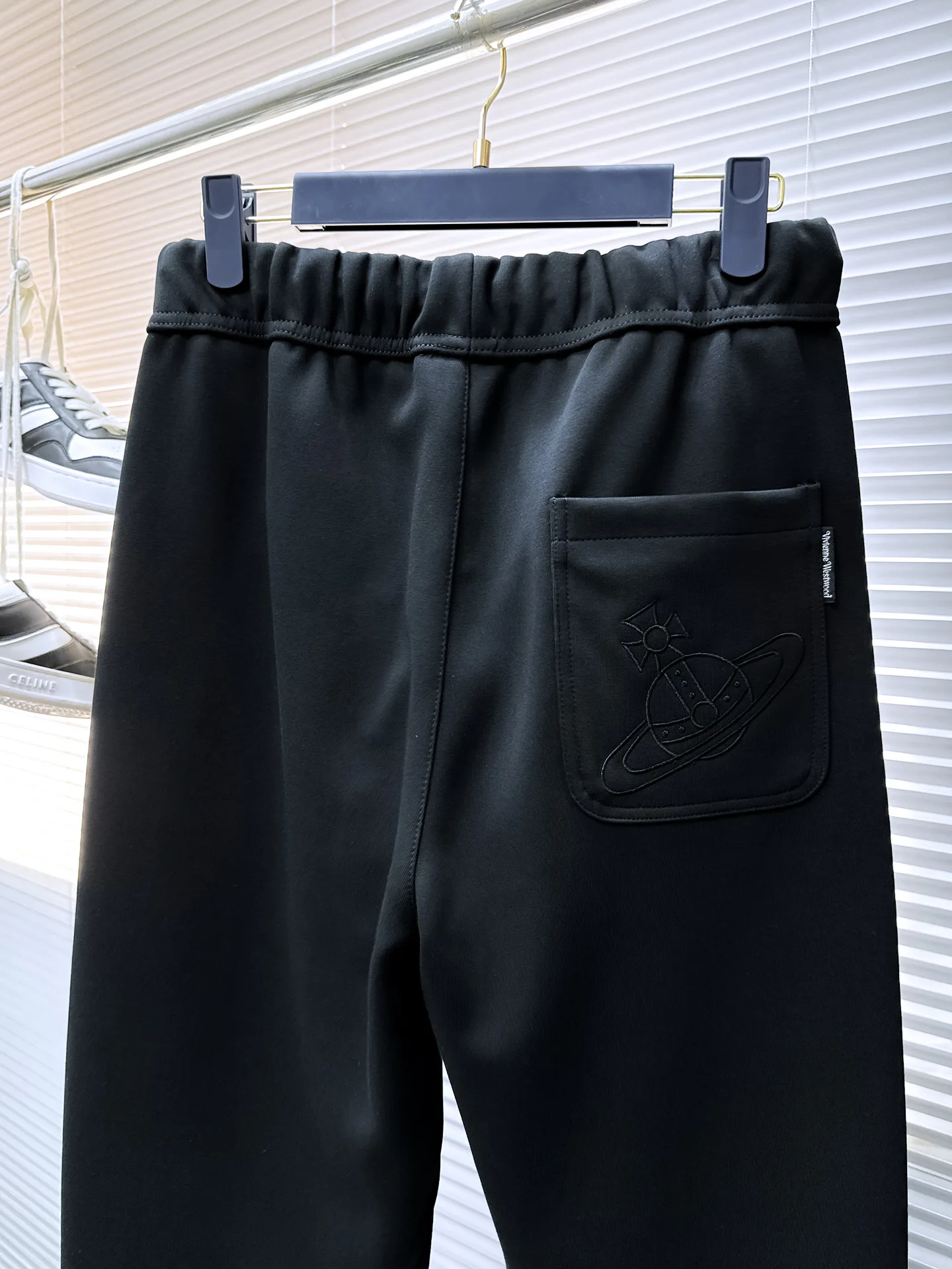 Men's Trousers VIVIENNE WESTWOOD 18197365