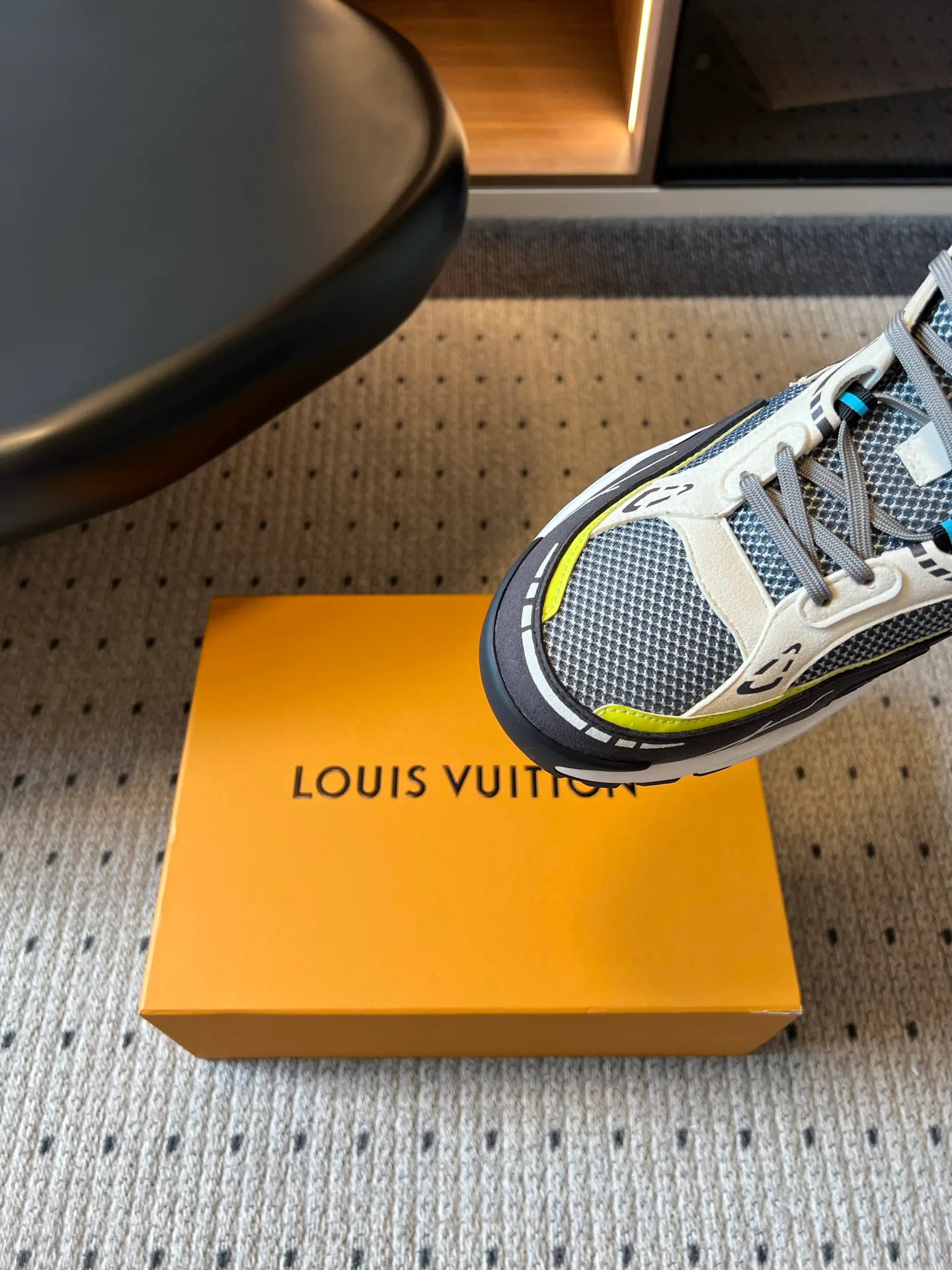 Men's Sneakers LOUIS VUITTON 17419422