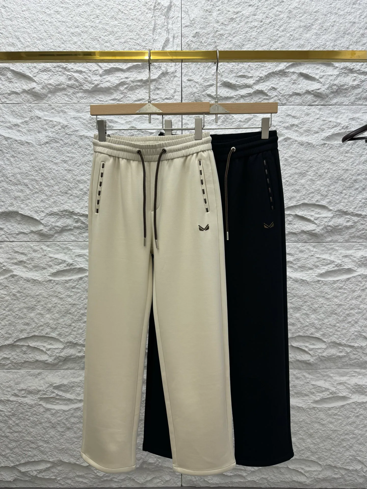 Women's Trousers FENDI 18140727