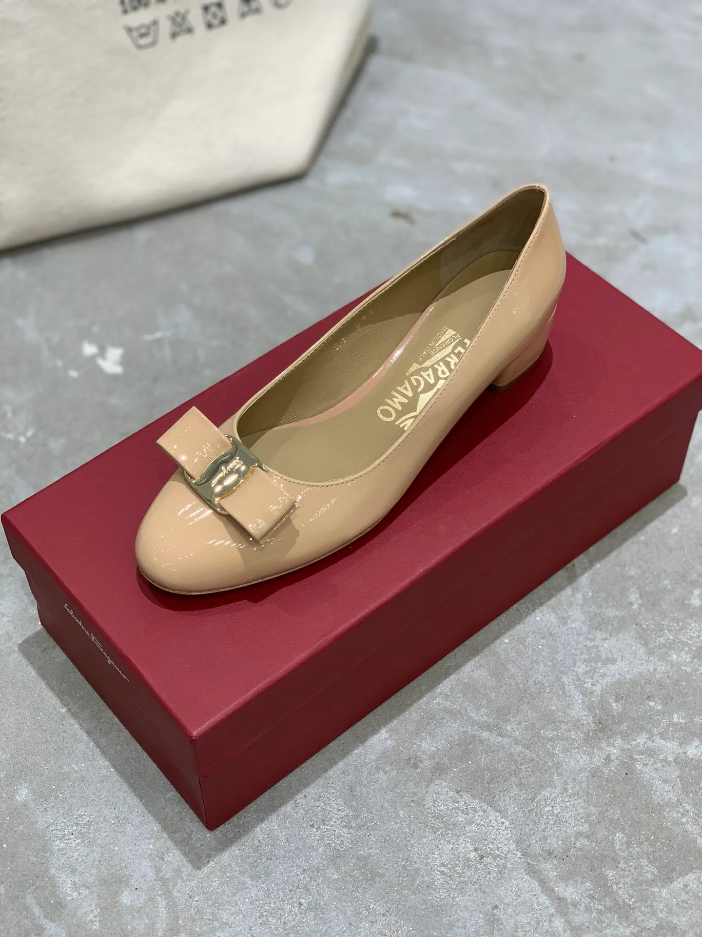 Women's Ballet Flats SALVATORE FERRAGAMO 18340695
