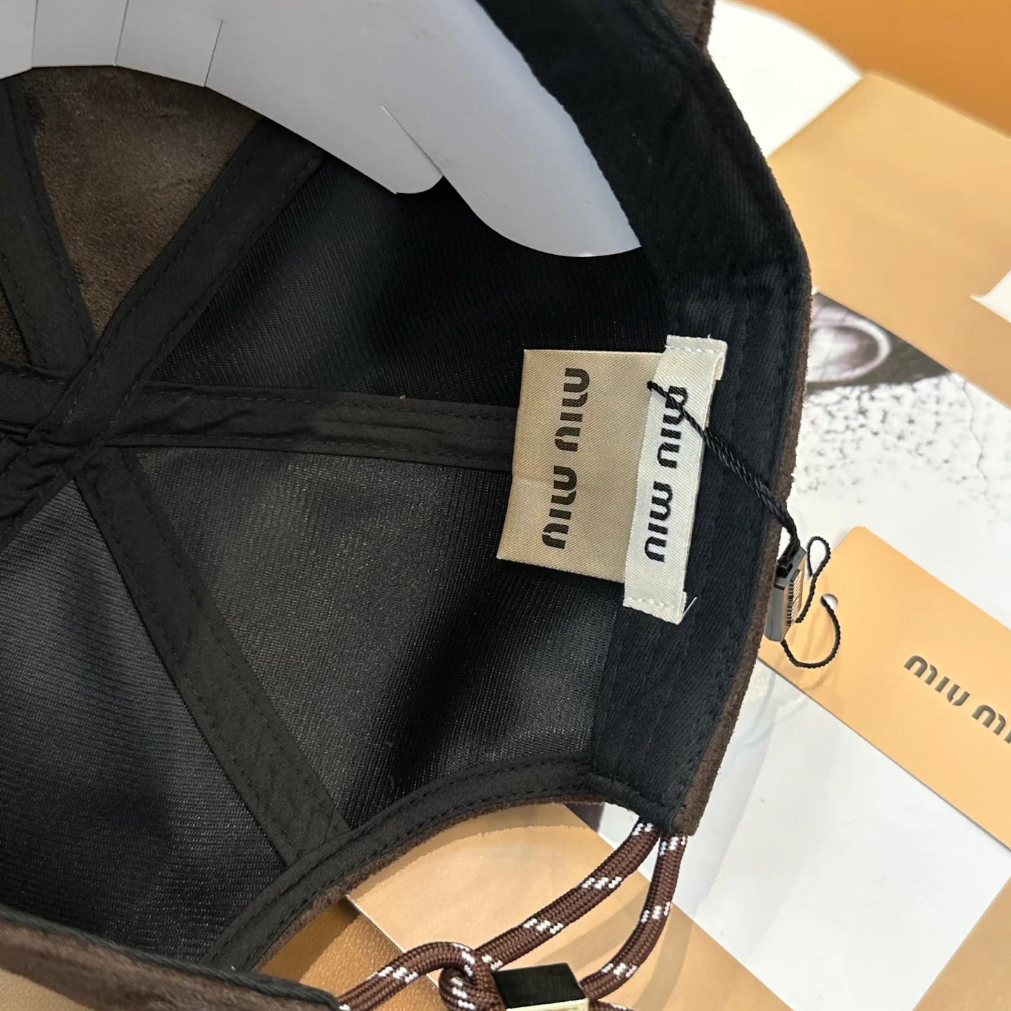 Hats MIU MIU 17411579