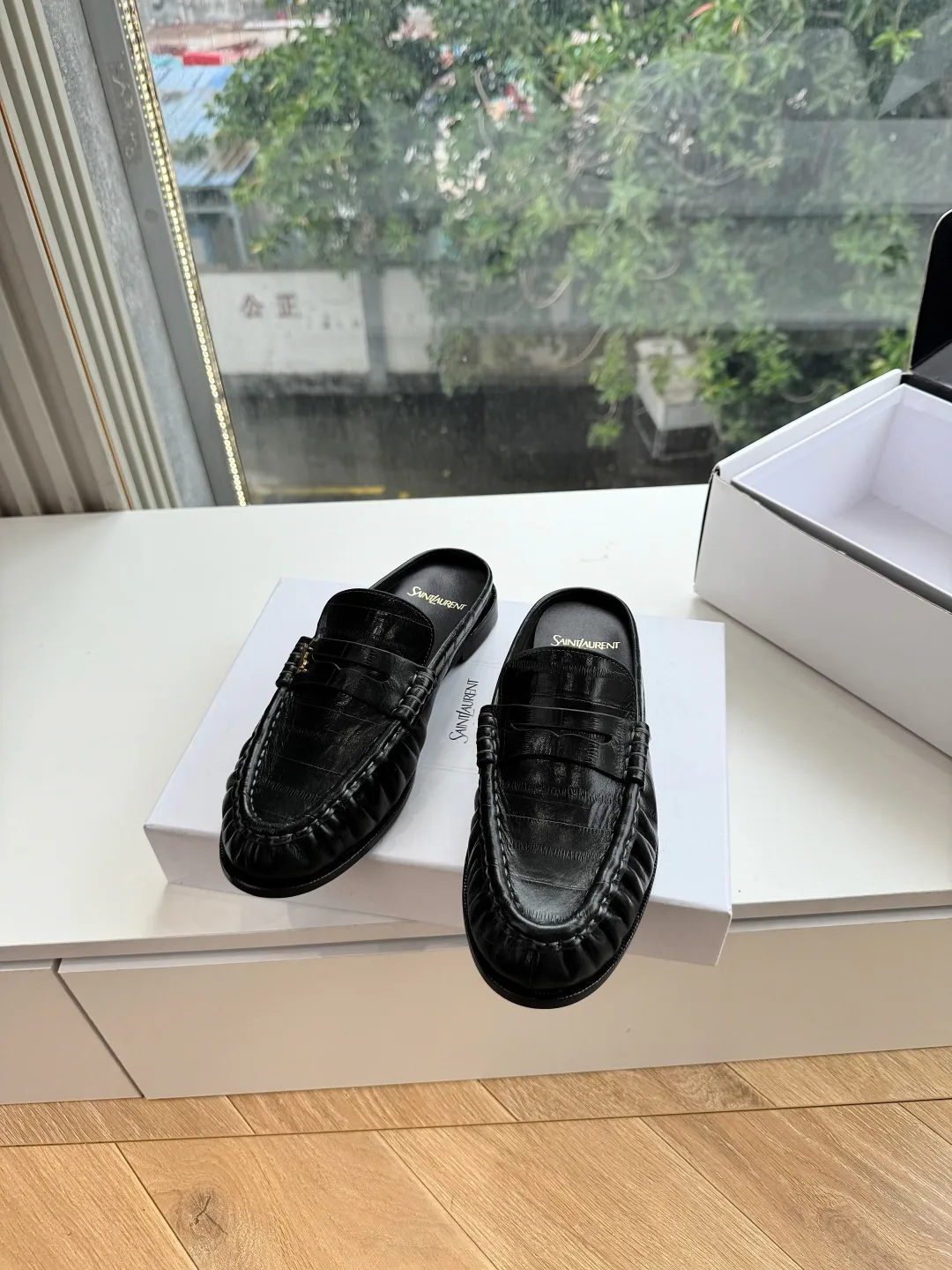 Women's Loafers And Moccasins SAINT LAURENT 16942699
