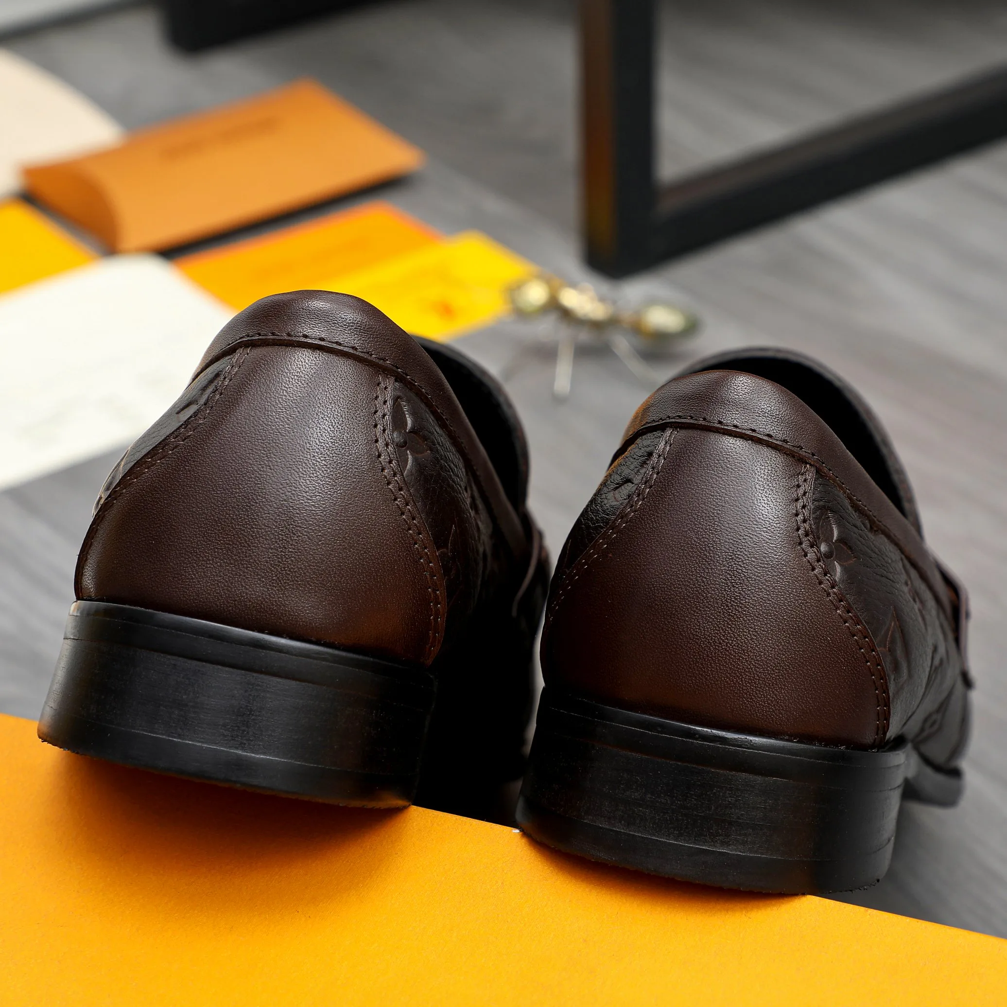 Men's Loafers And Dress Shoes LOUIS VUITTON 17812316