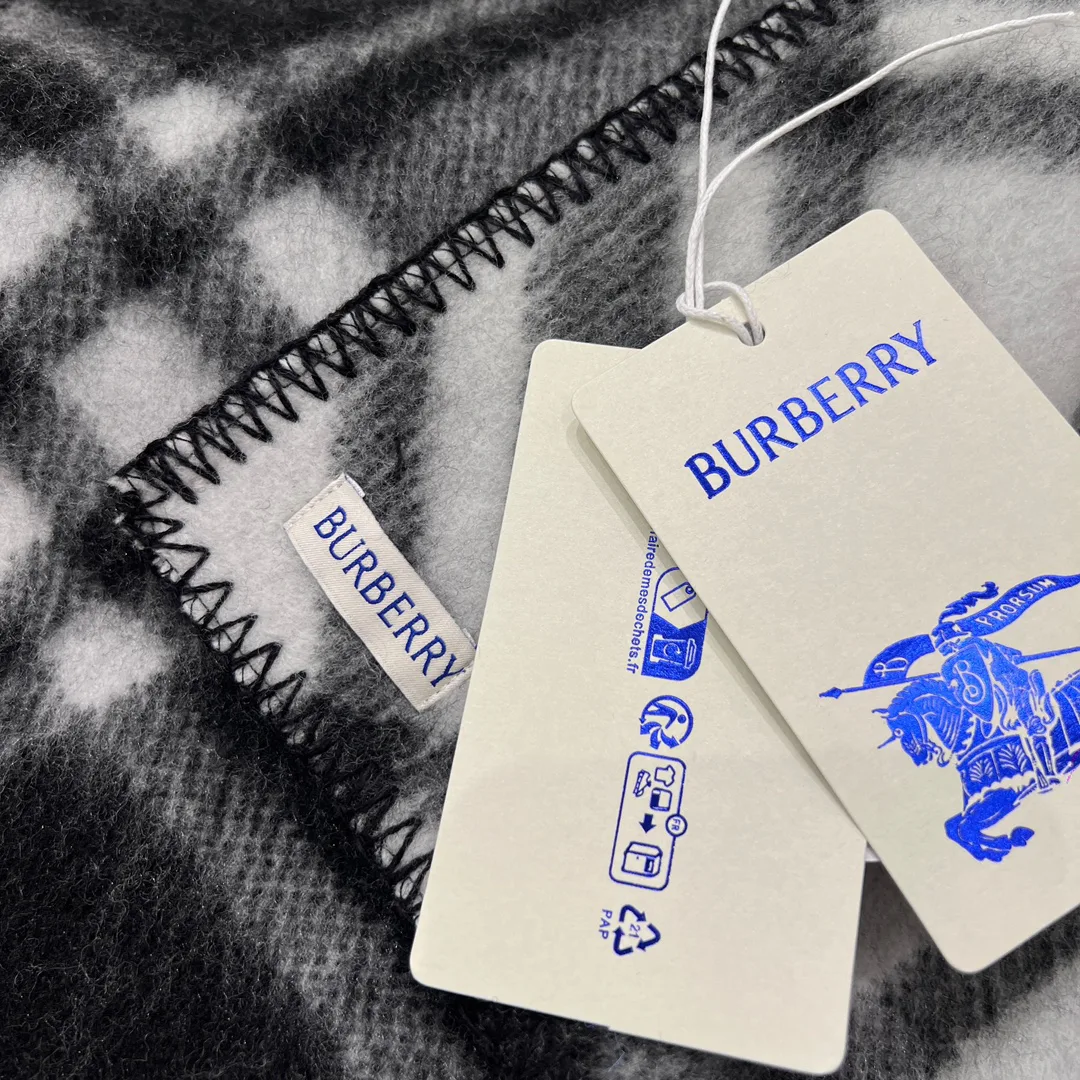 Scarves BURBERRY 17945216