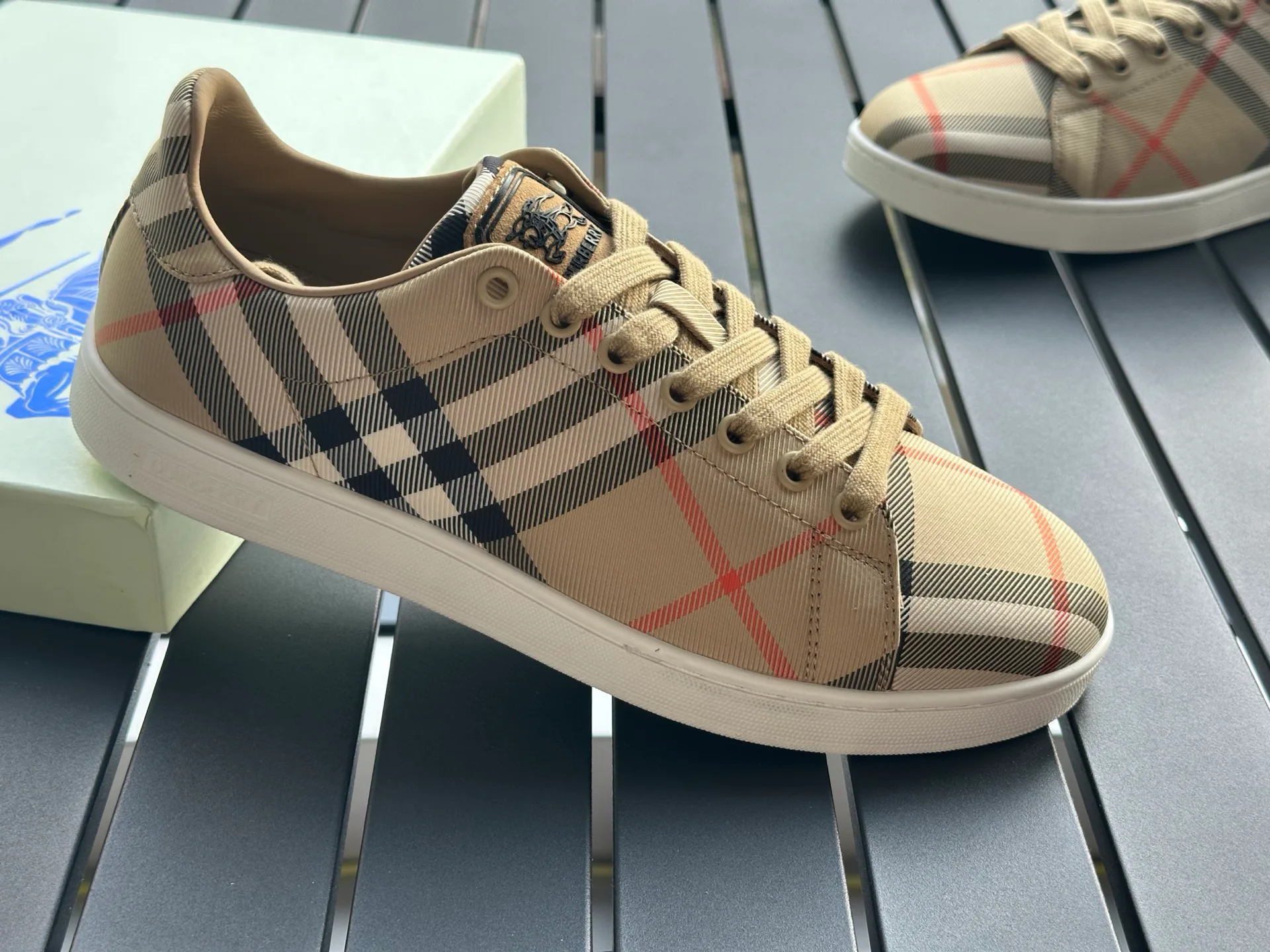 Women's Sneakers BURBERRY 17420312