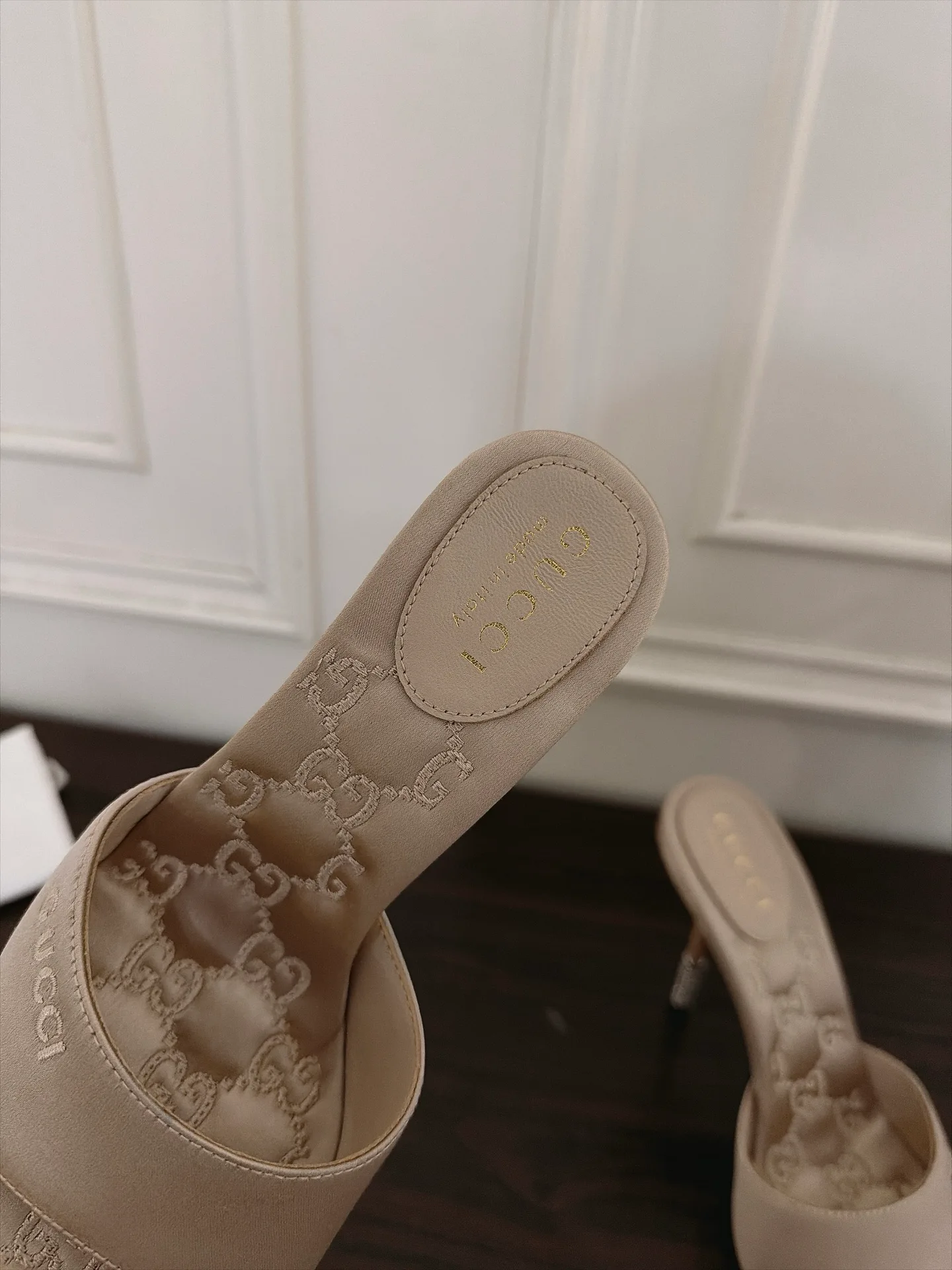 Women's Open-Toe Sandals GUCCI 18120658
