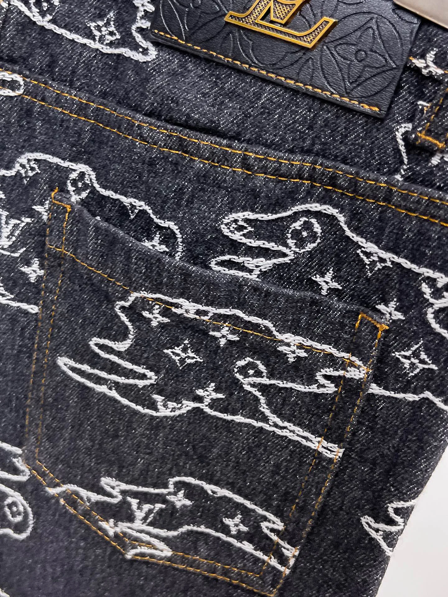 Men's Jeans LOUIS VUITTON 18345662