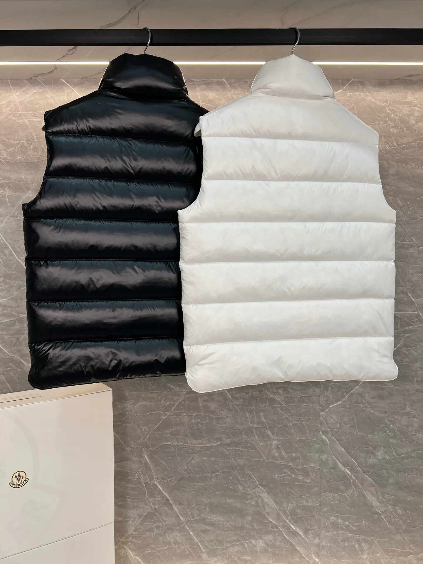 Men's Vests MONCLER 18111355