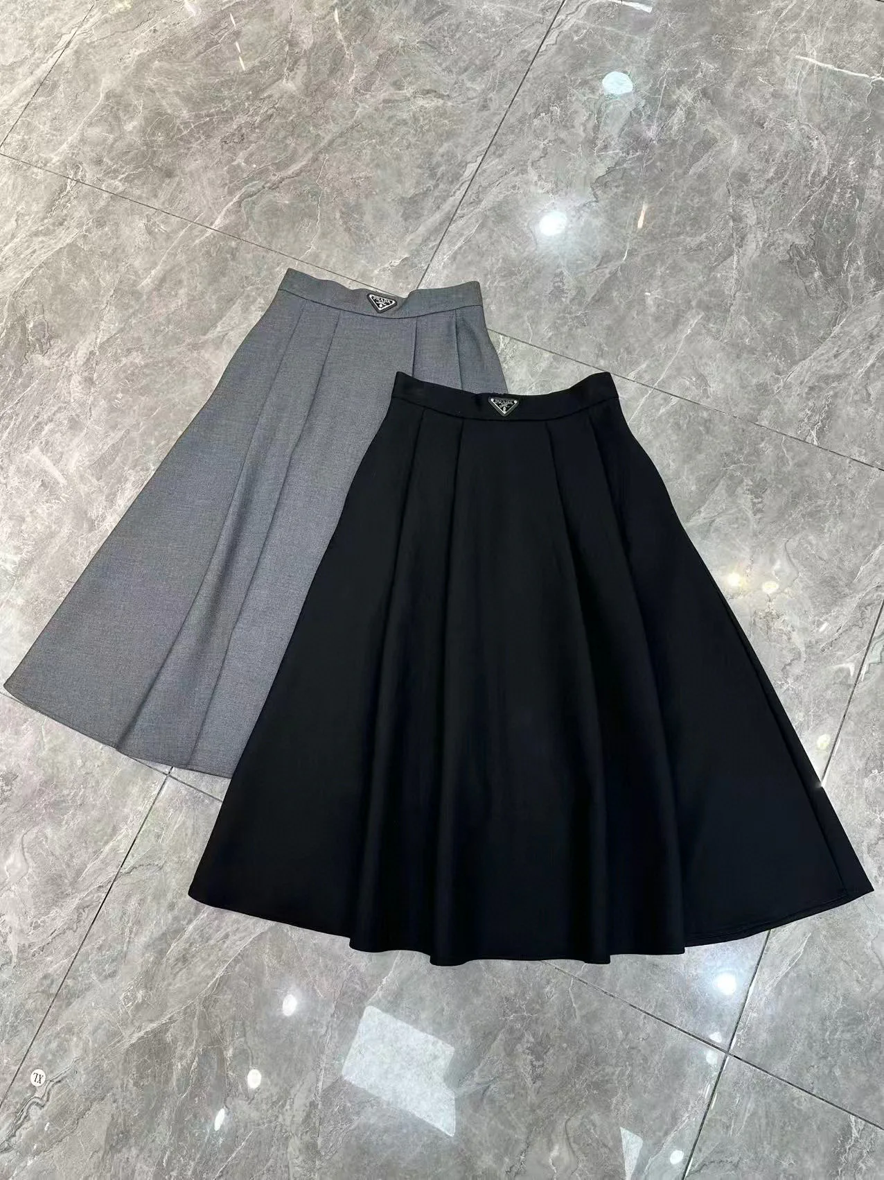 Women's Skirts PRADA 18349652