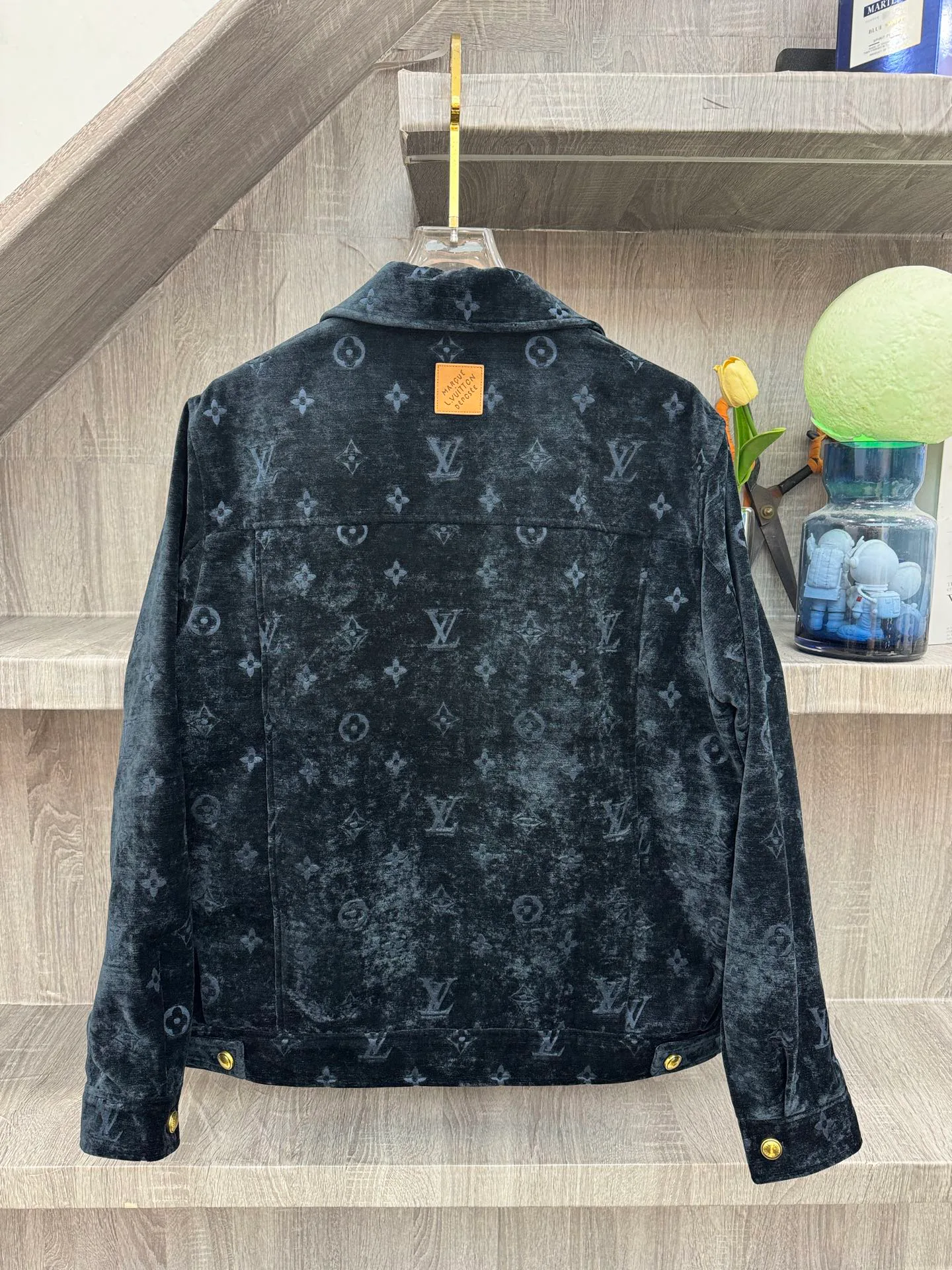 Men's Jackets And Down Jackets LOUIS VUITTON 18140176