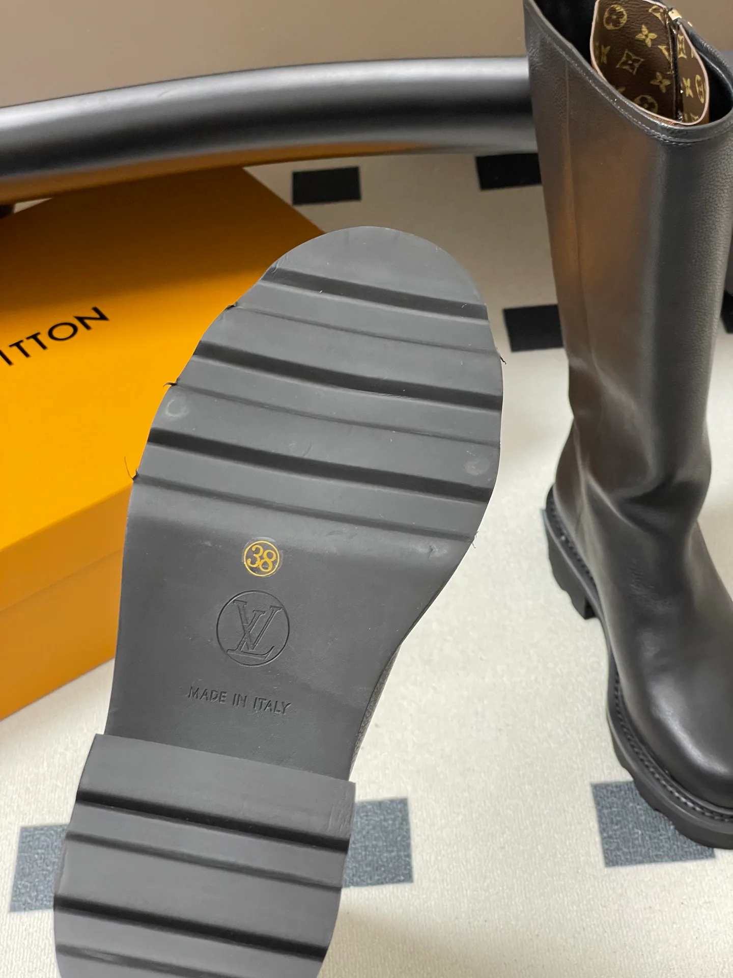 Women's Boots LOUIS VUITTON 18388126
