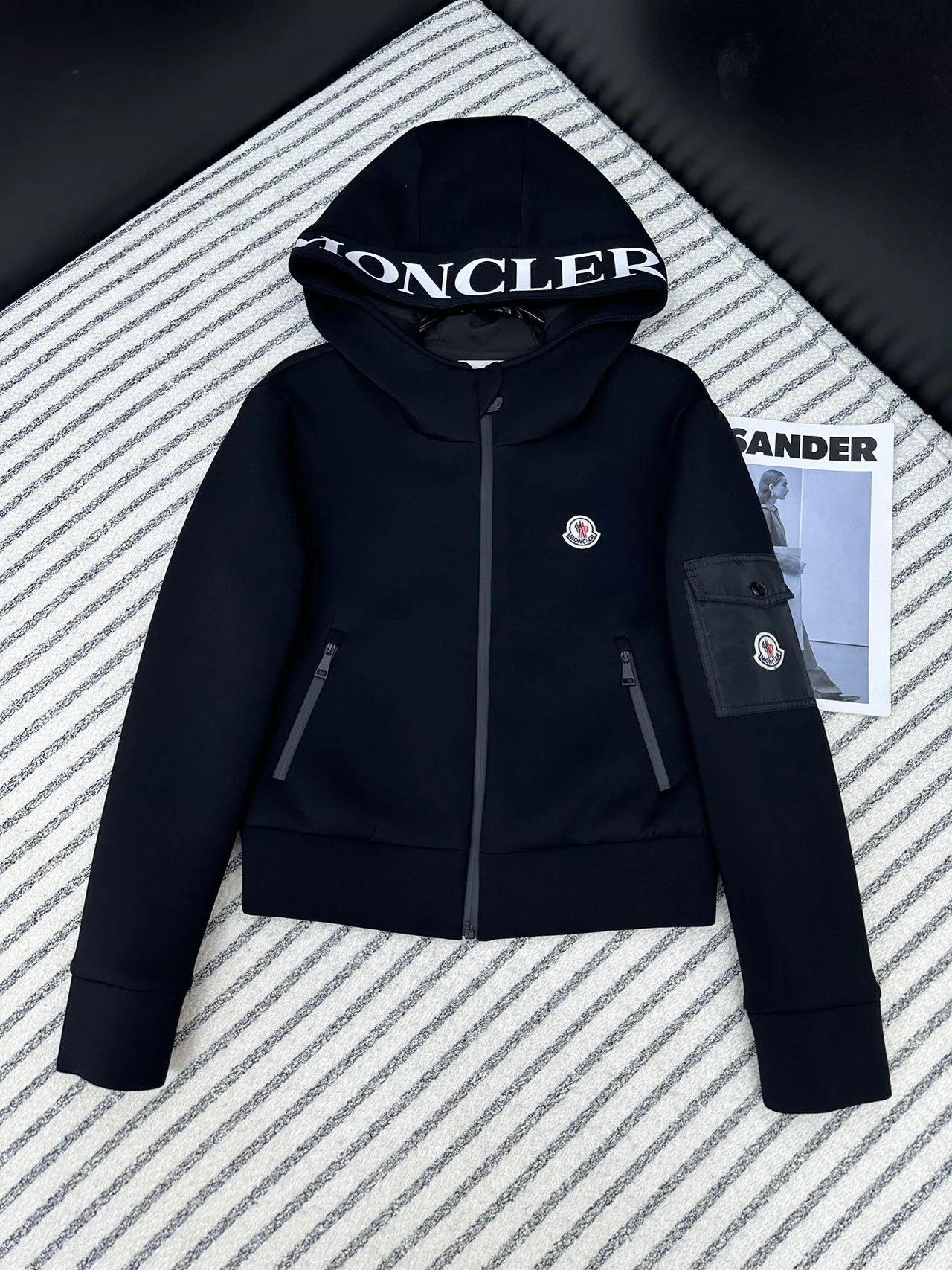 Women's Jackets And Down Jackets MONCLER 17898979
