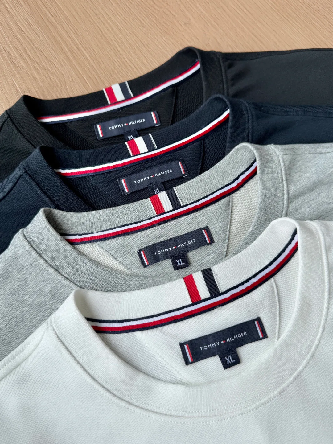 Women's Sweatshirts And Hoodies TOMMY HILFIGER 18182380