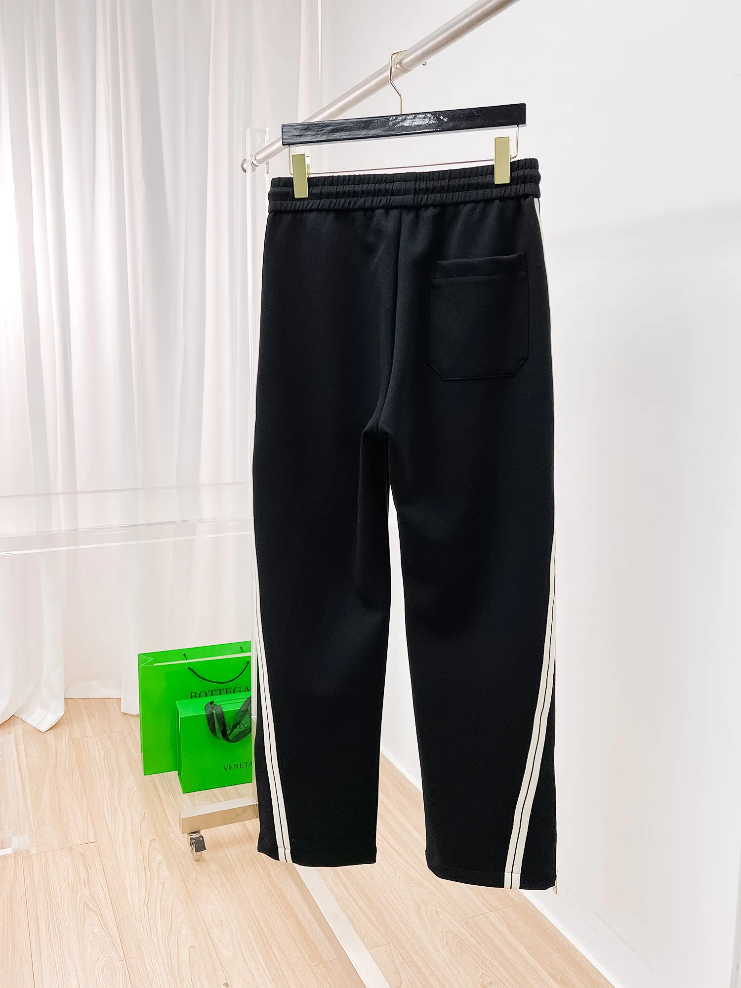 Men's Trousers LOUIS VUITTON 18399265