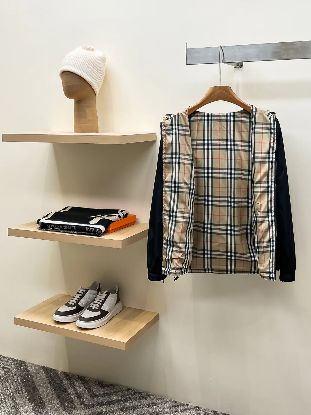 Men's Jackets And Down Jackets BURBERRY 18499070