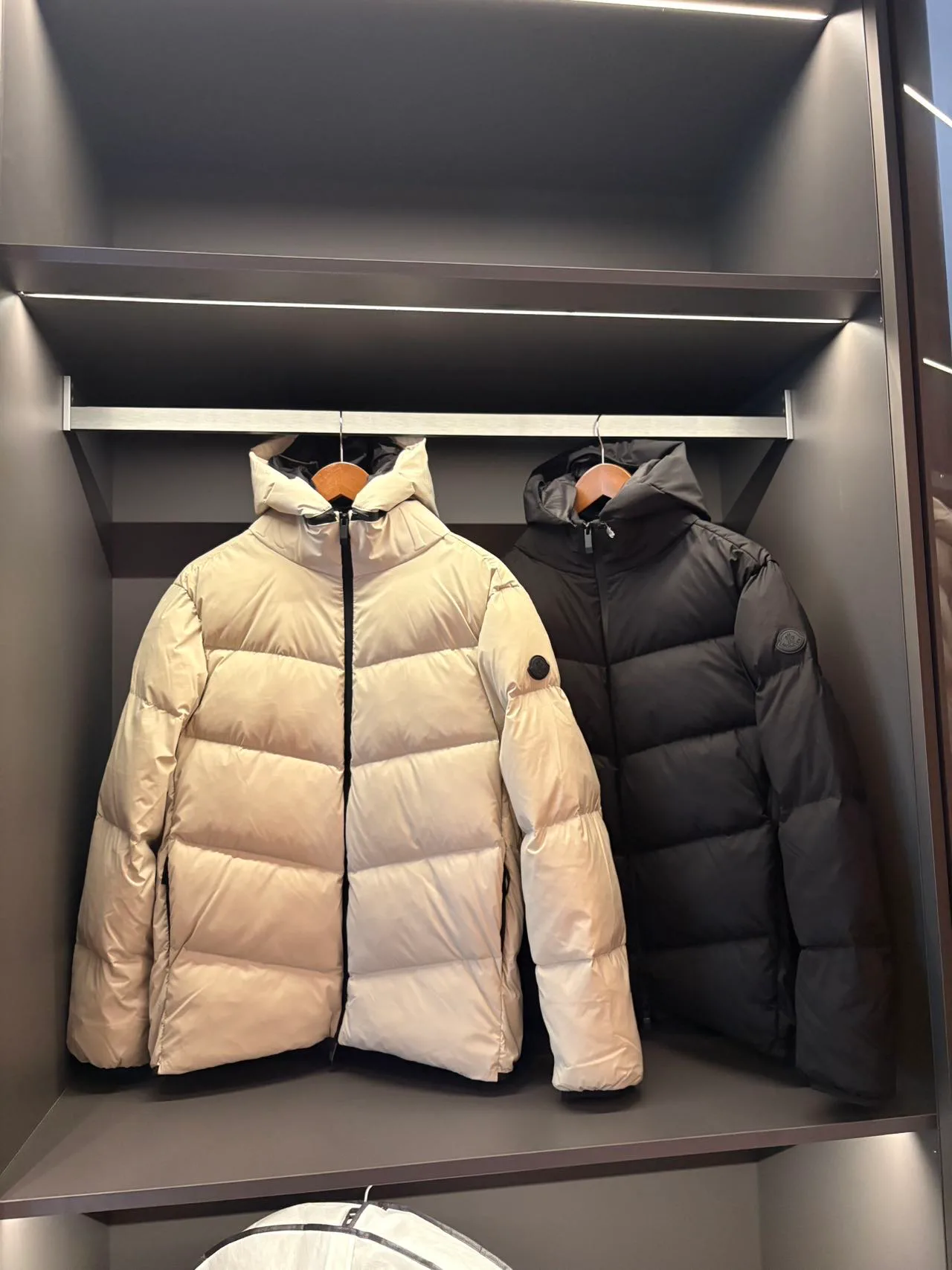Men's Jackets And Down Jackets MONCLER 18111049