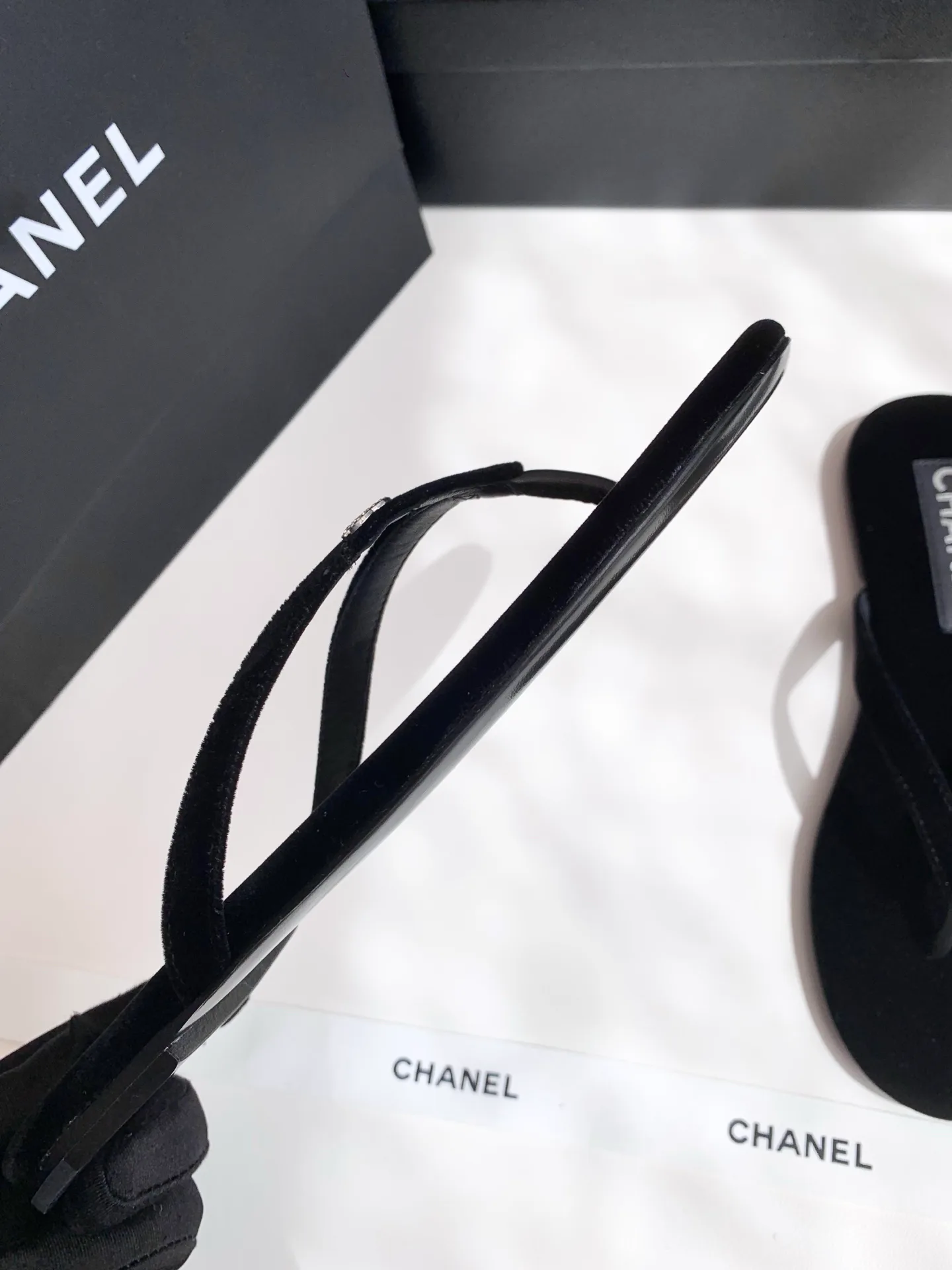 Women's Flip-Flops CHANEL 16948089