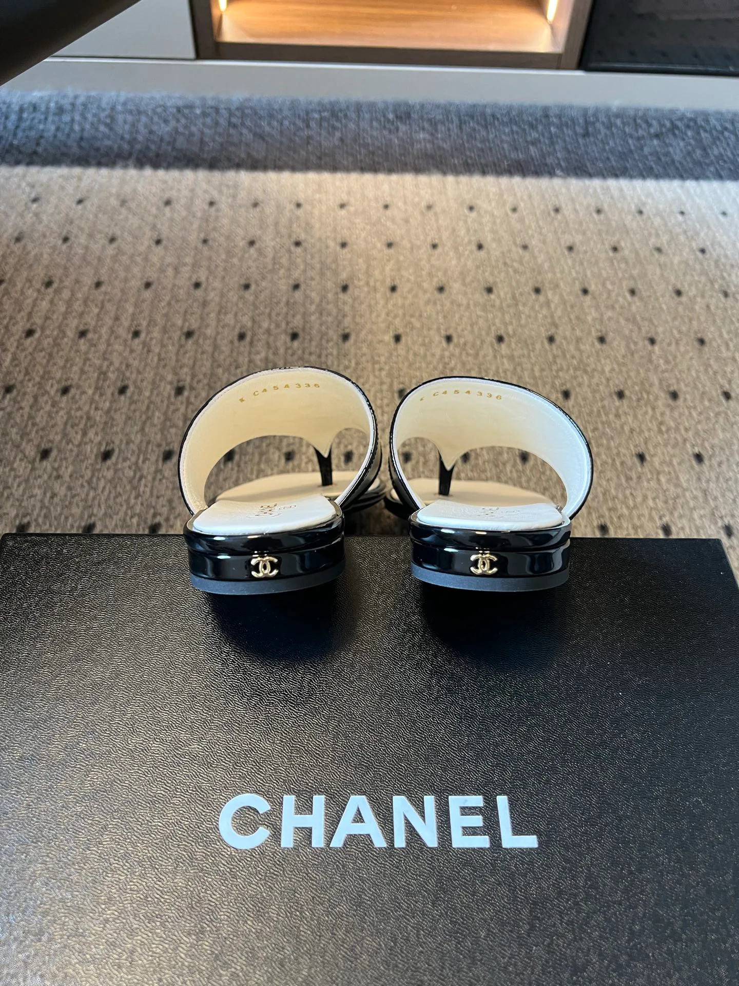 Women's Flip-Flops CHANEL 17844579