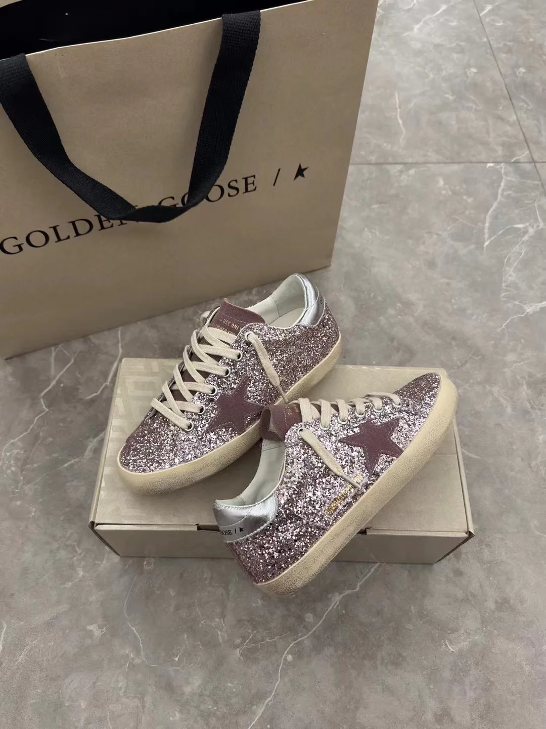 Women's Sneakers GOLDEN GOOSE 18265592